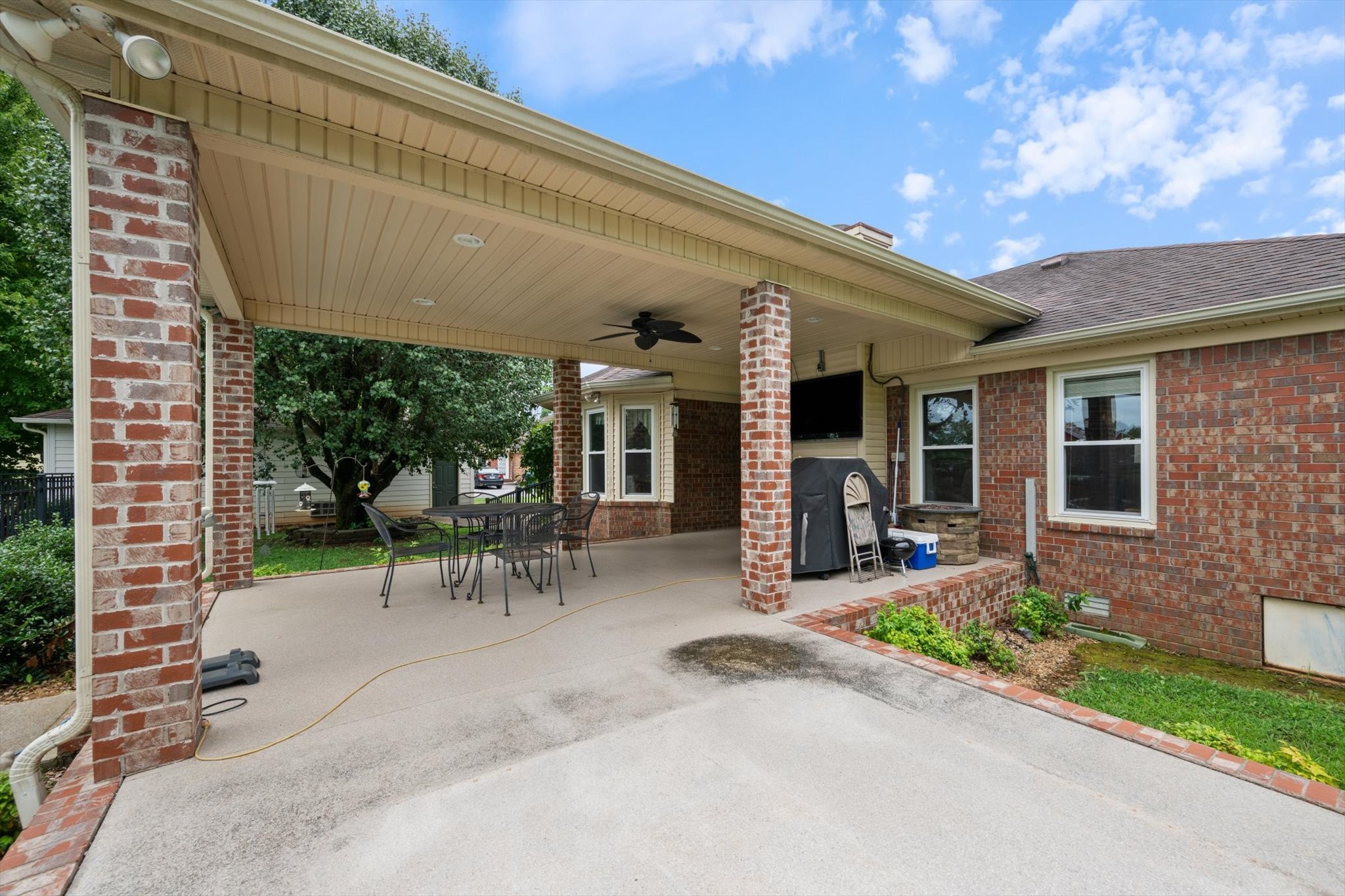 214 Juniper Dr
