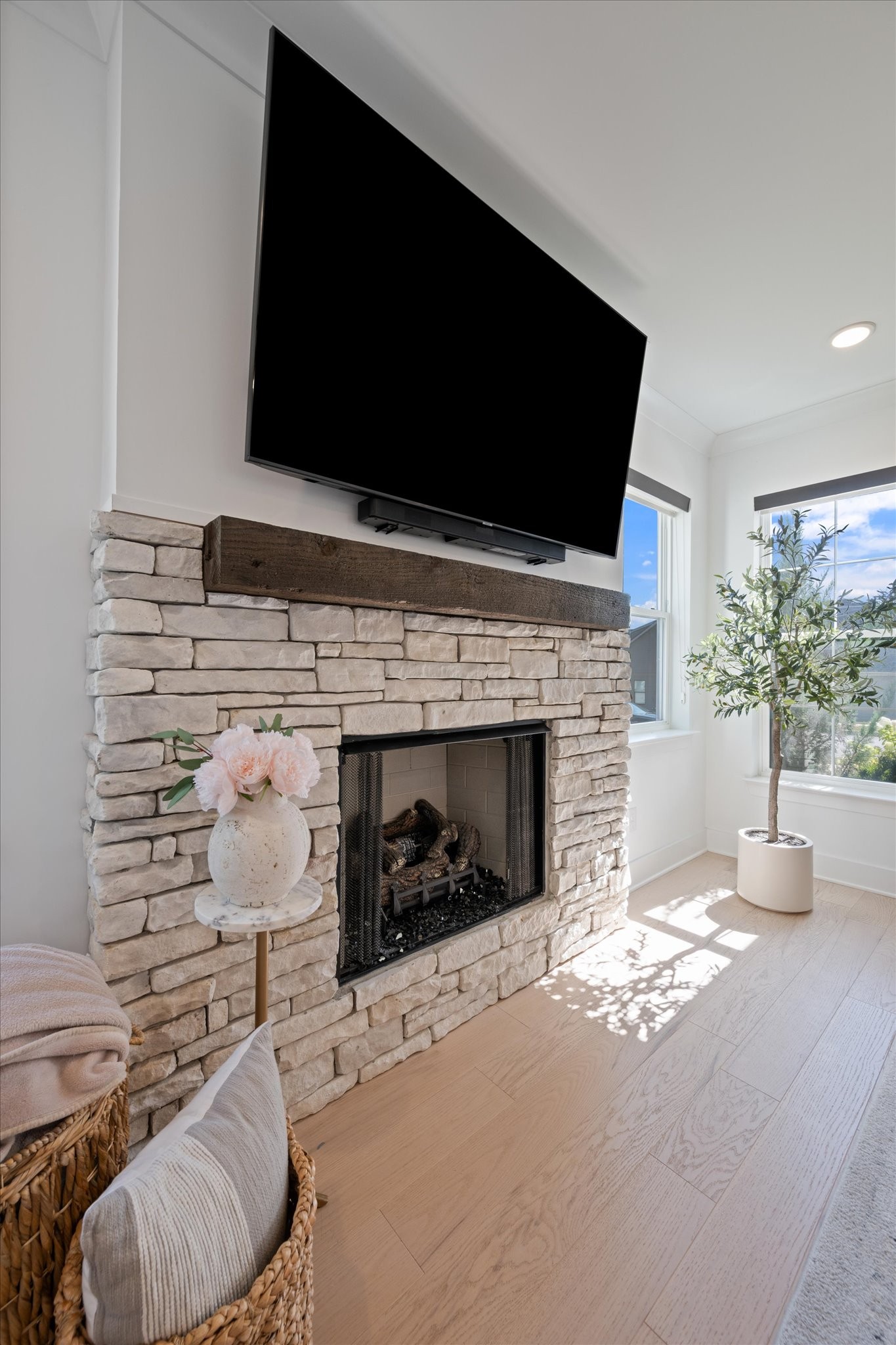 3262 Sassafras Ln