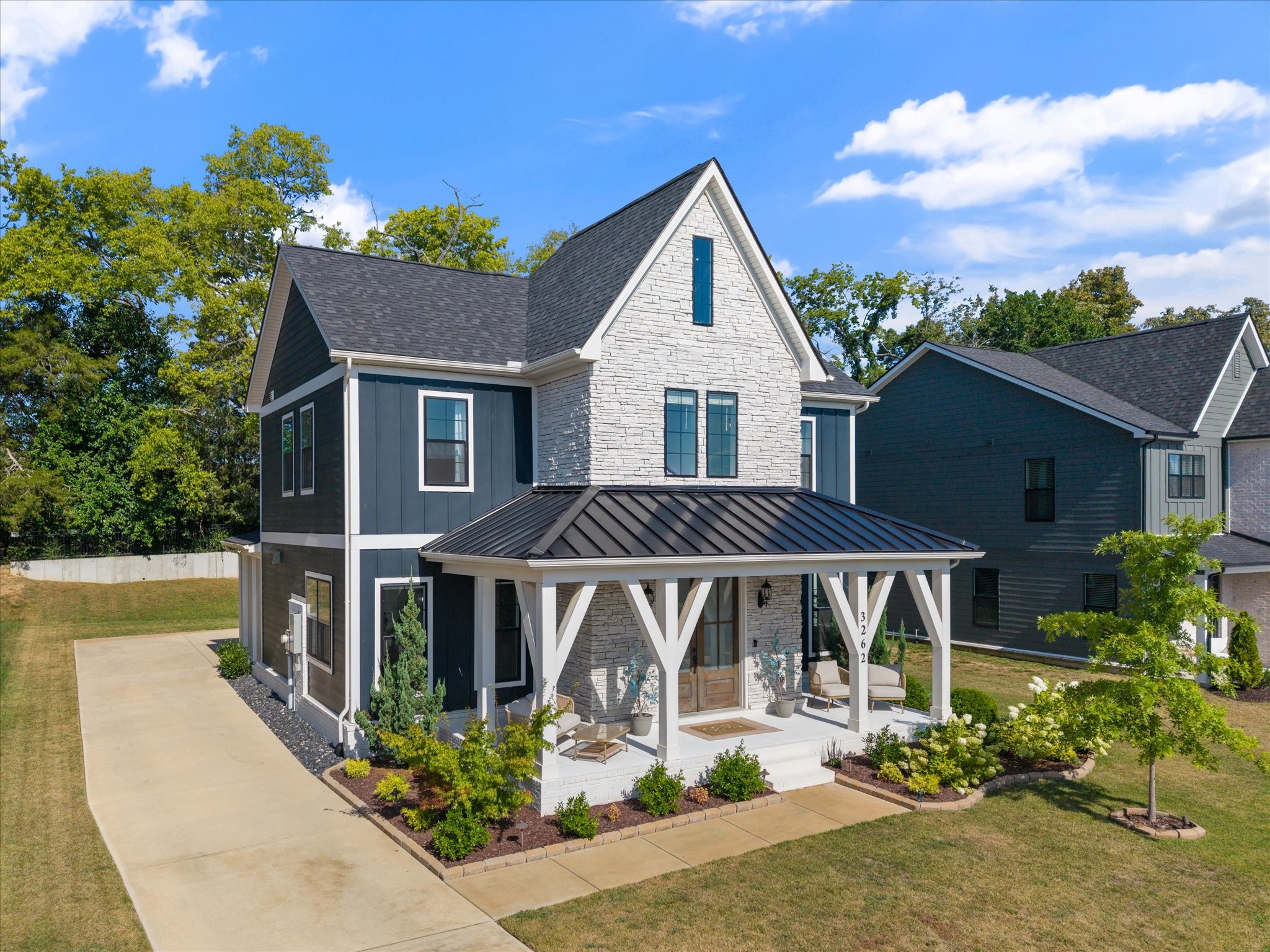 3262 Sassafras Ln