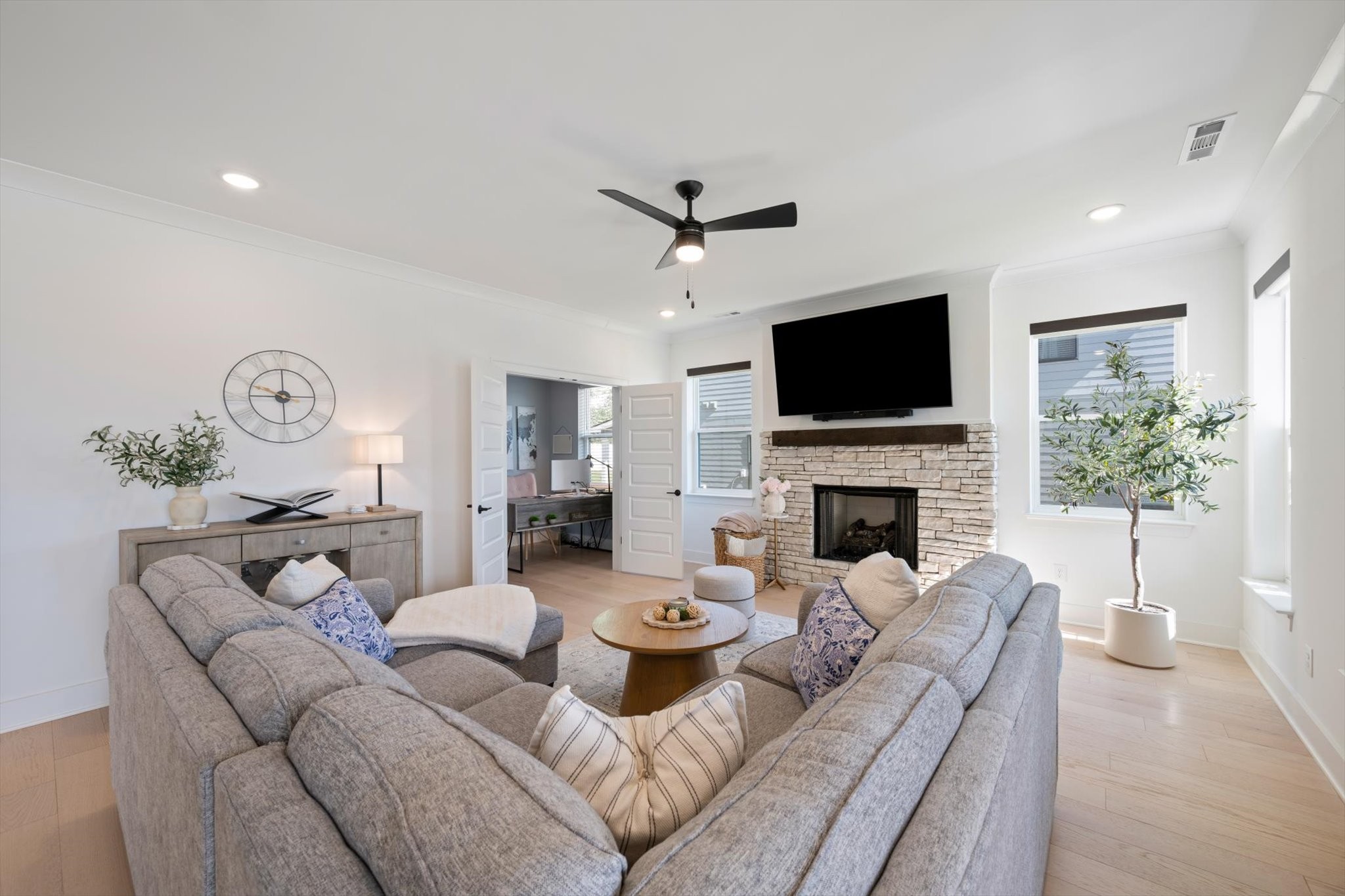 3262 Sassafras Ln