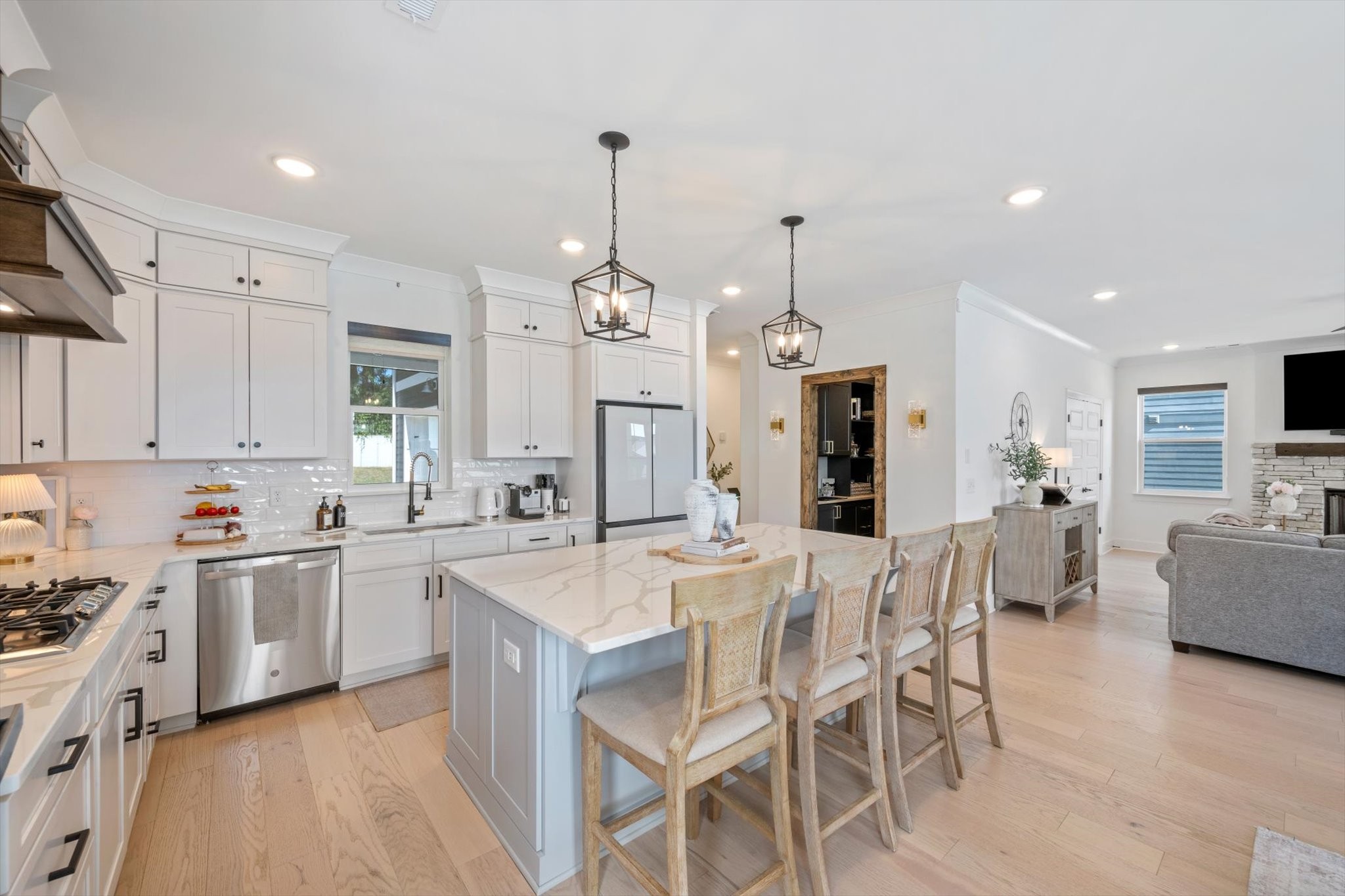3262 Sassafras Ln
