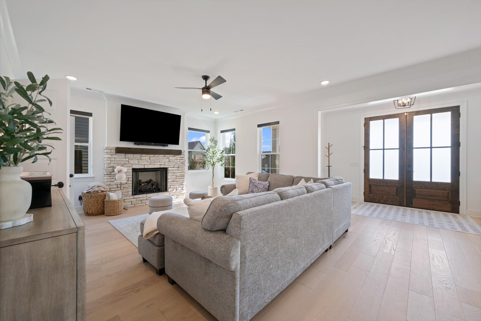 3262 Sassafras Ln
