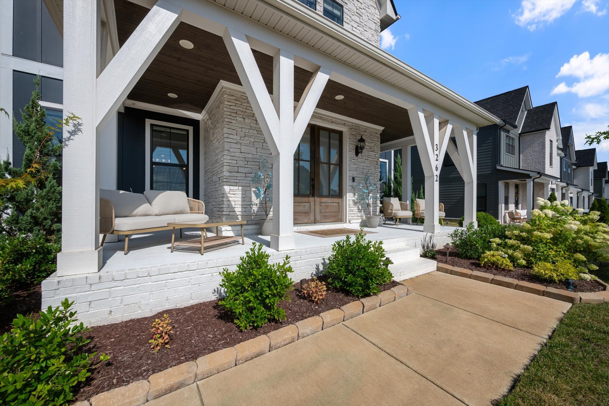 3262 Sassafras Ln