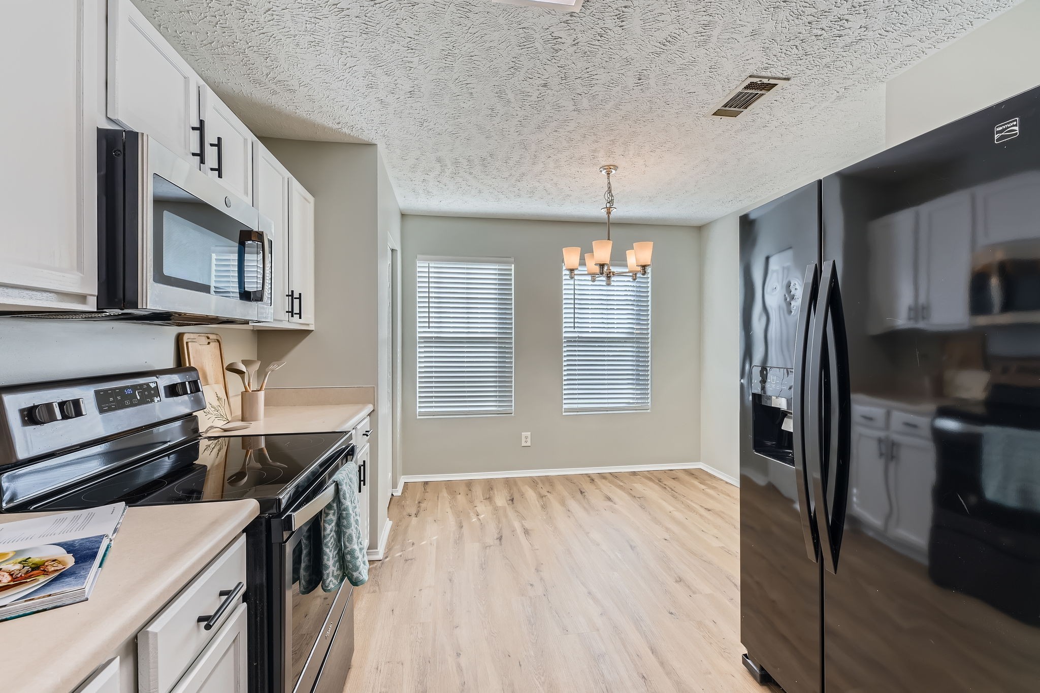 5855 Monroe Xing