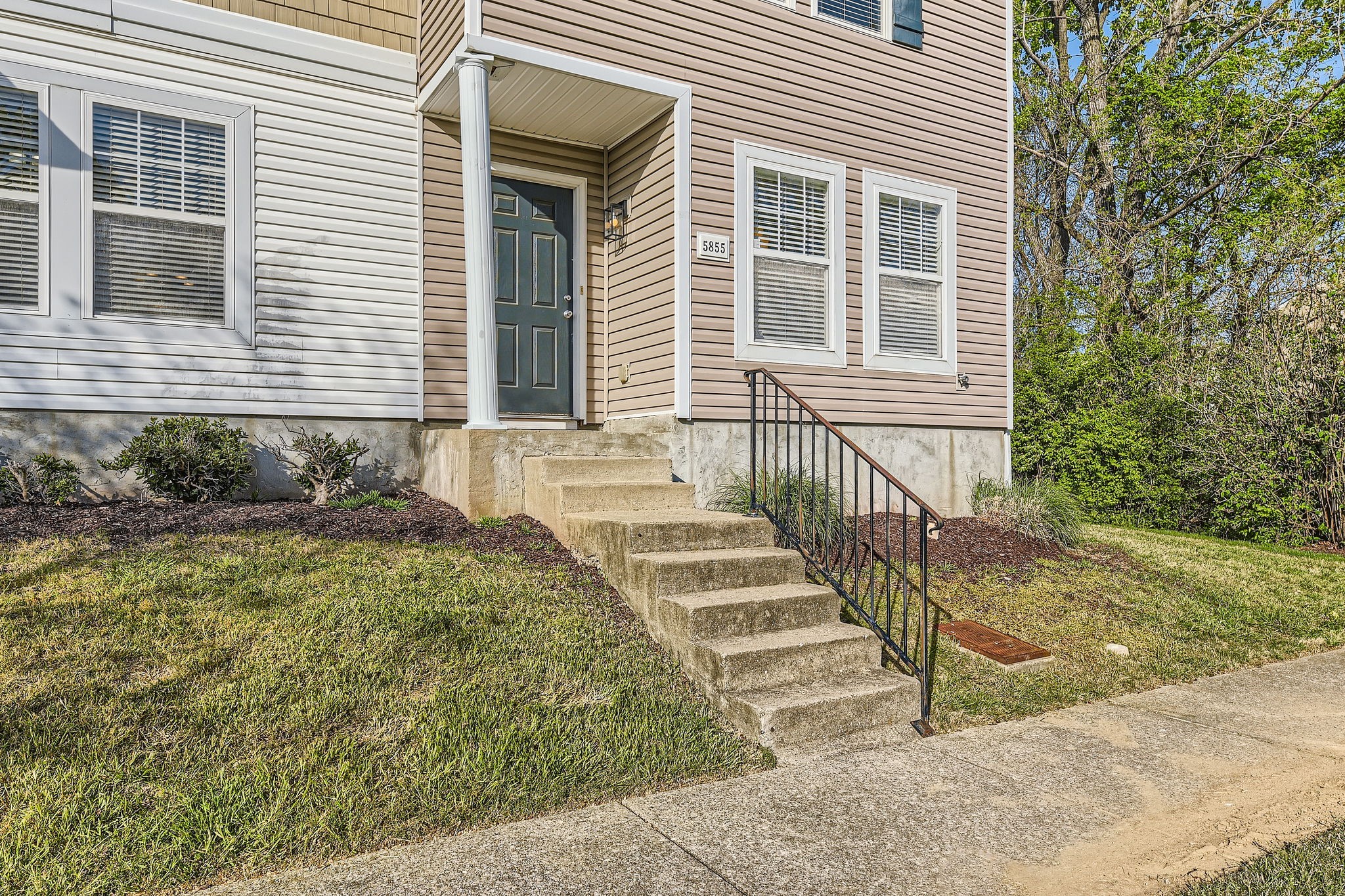5855 Monroe Xing