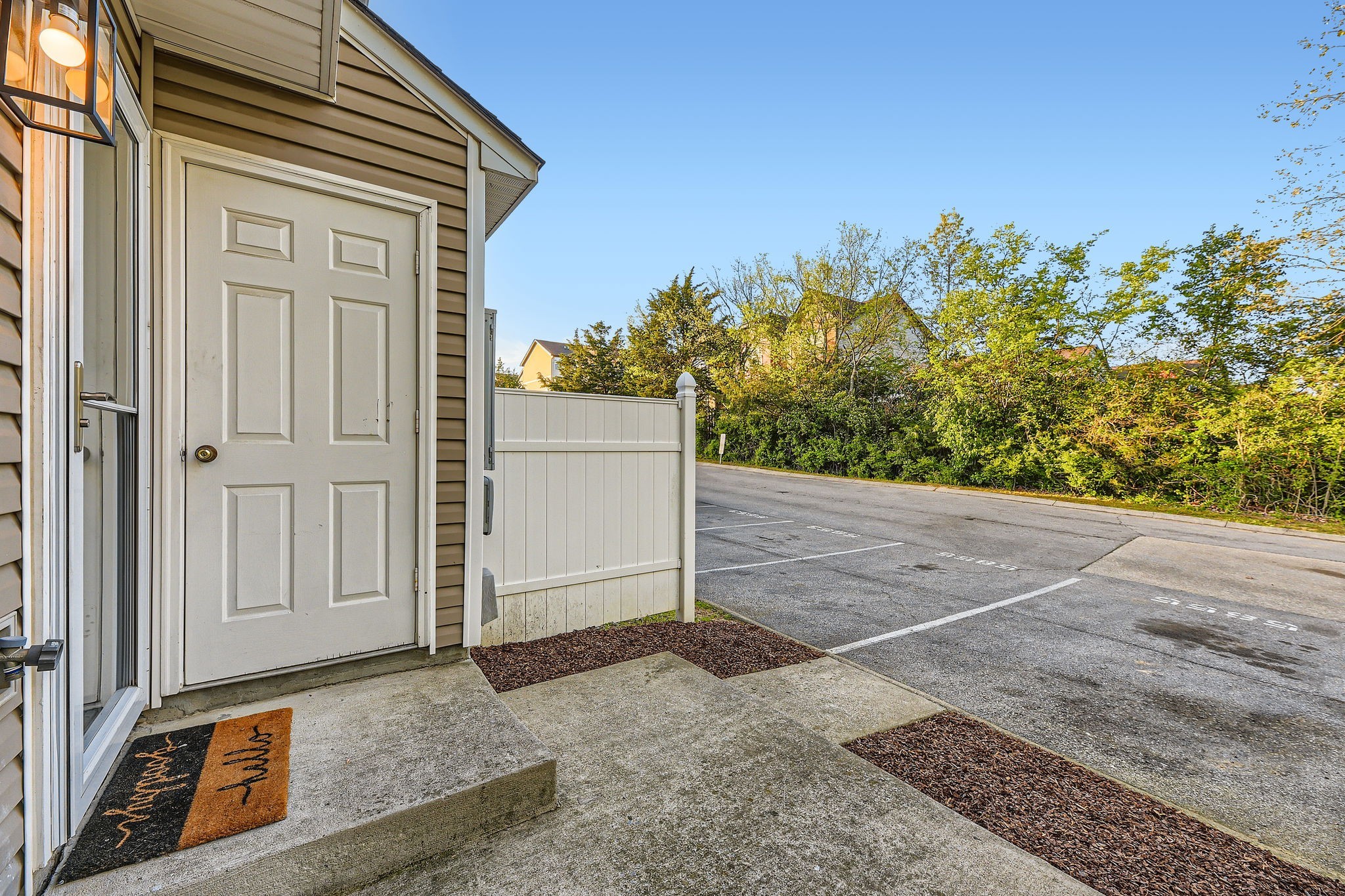 5855 Monroe Xing