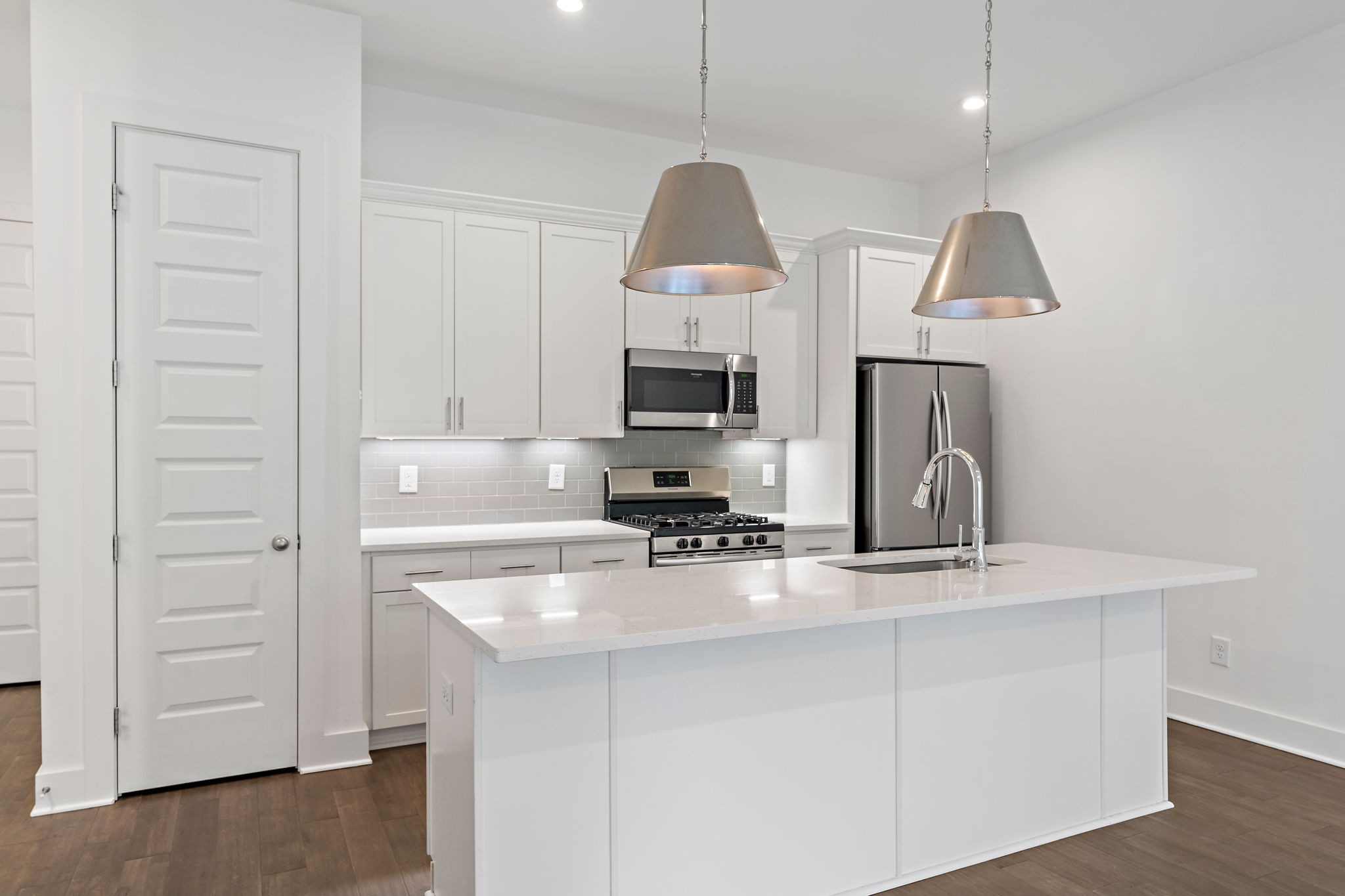 700 James Ave Unit: 33