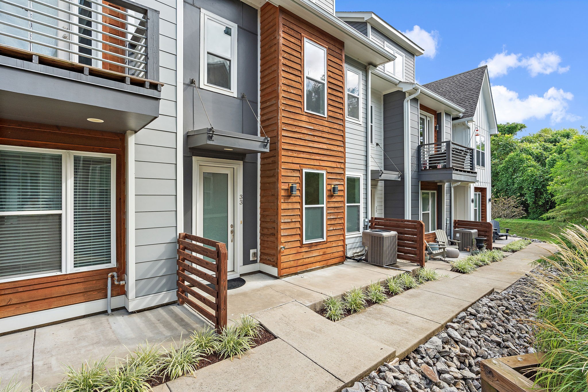 700 James Ave Unit: 33