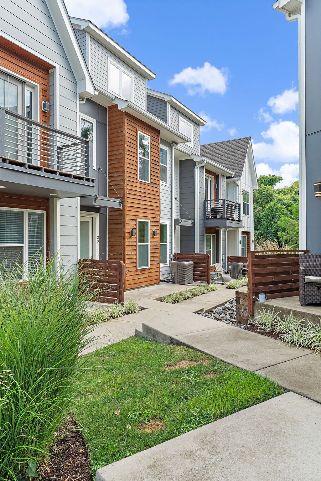 700 James Ave Unit: 33