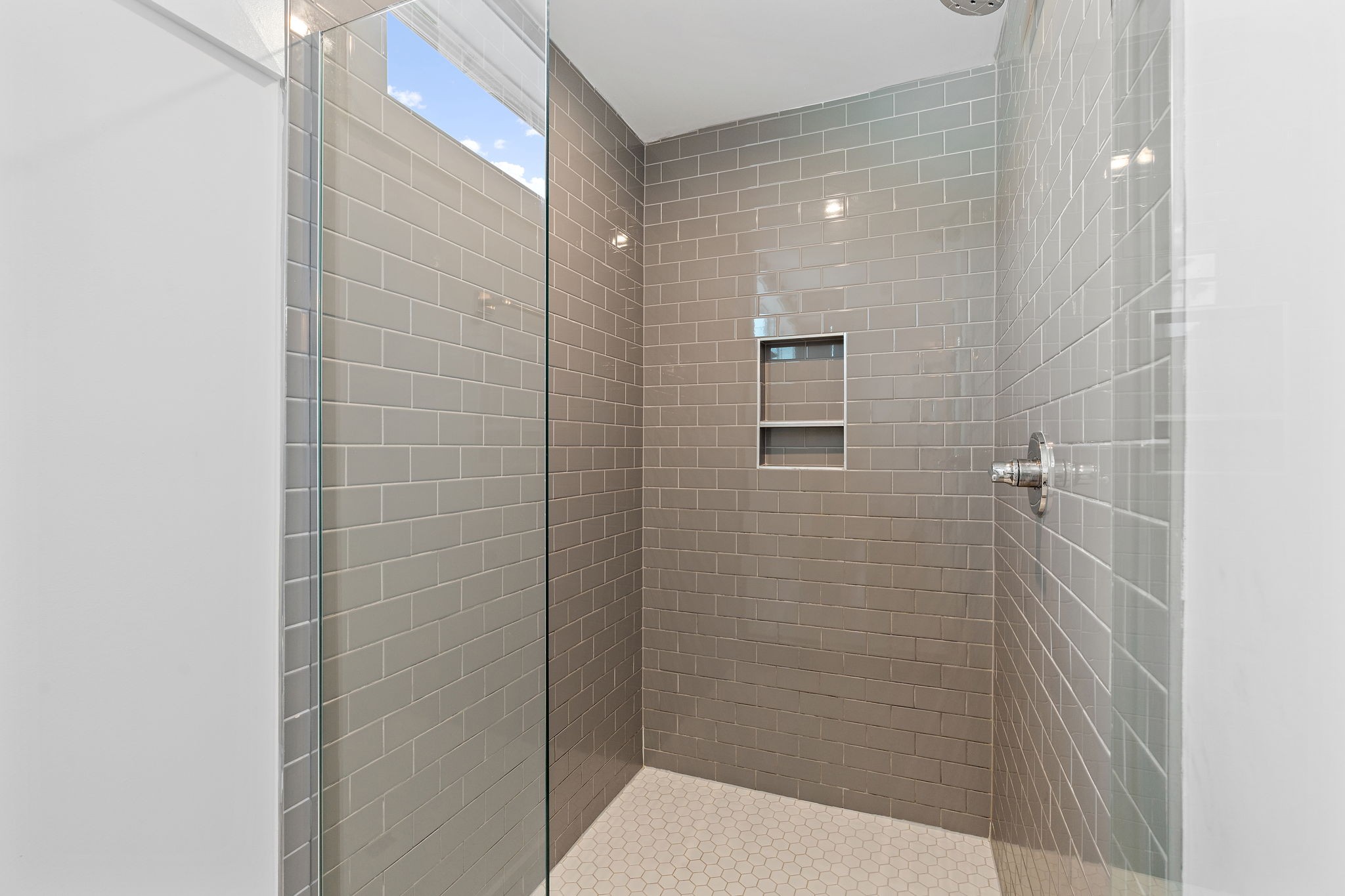 700 James Ave Unit: 33