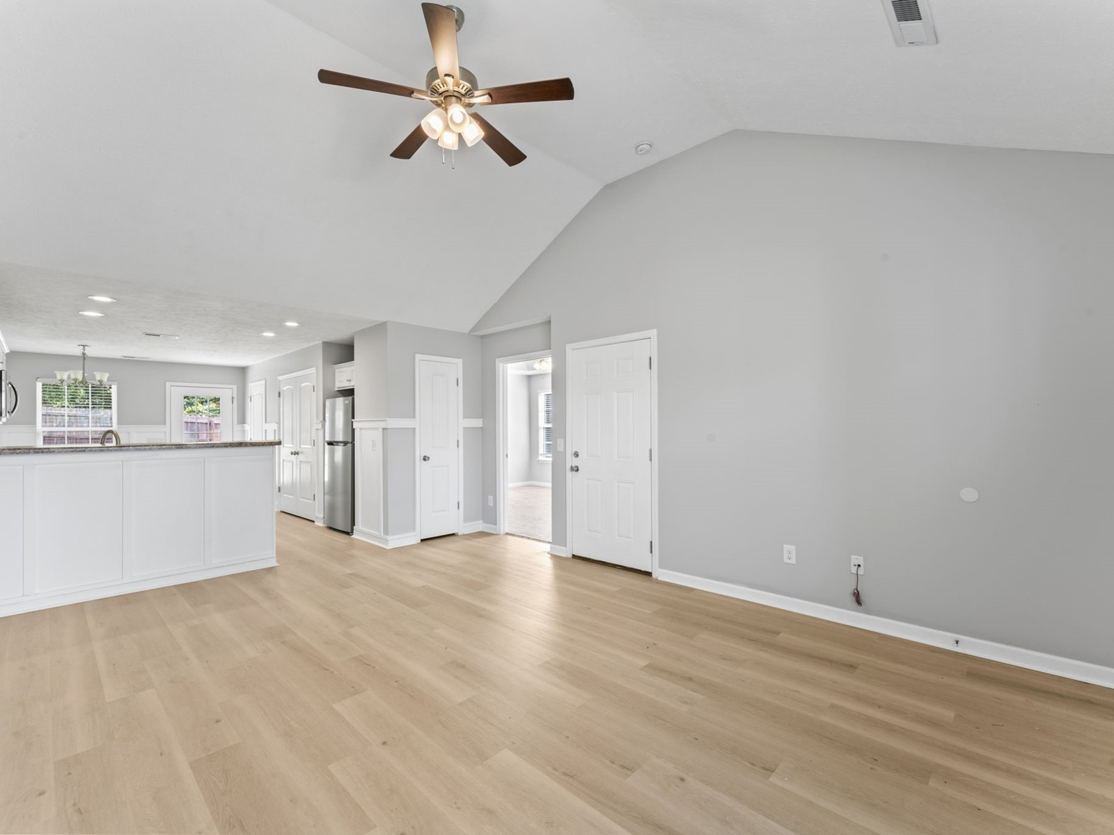509 Niagra Ln