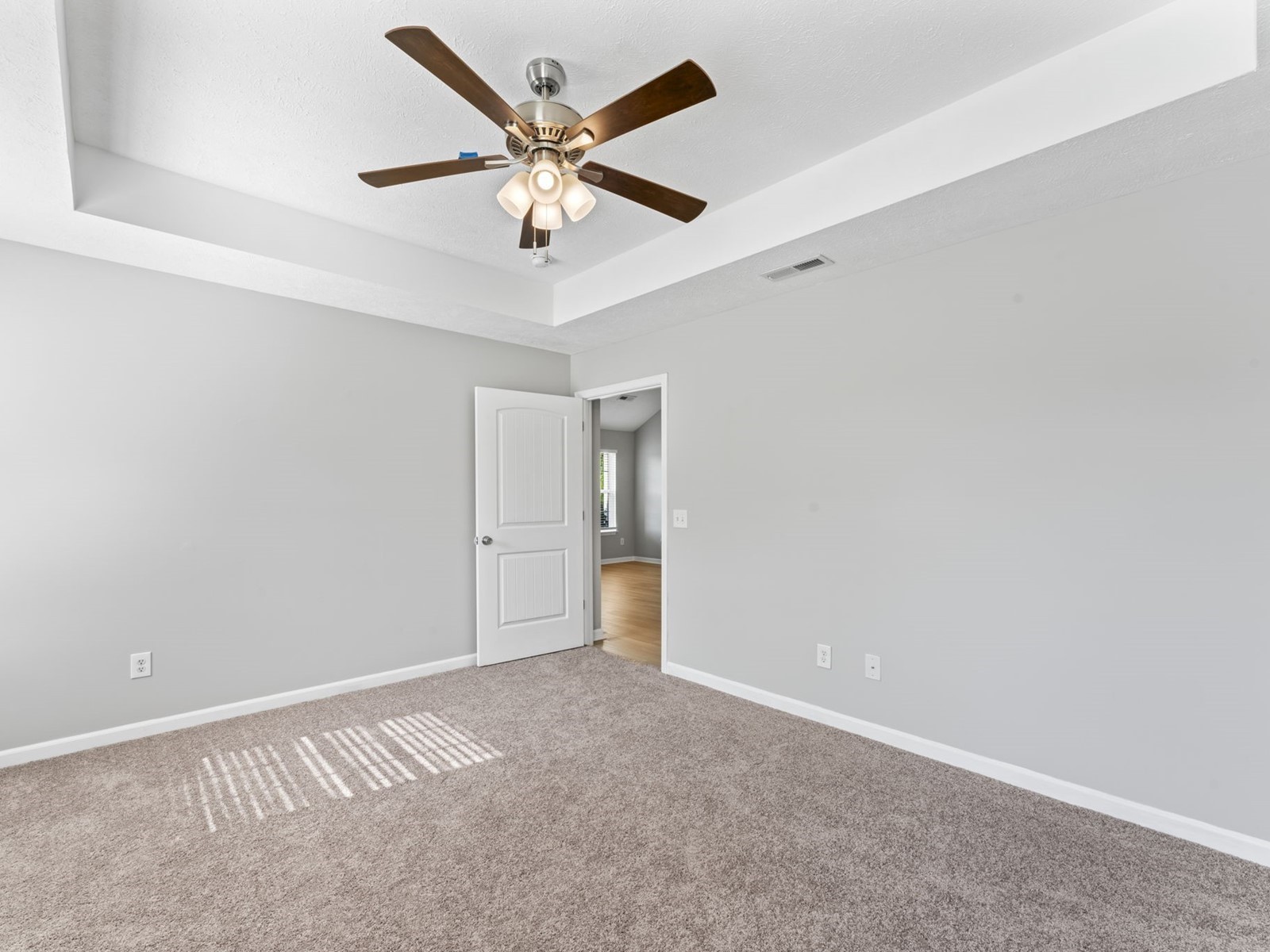 509 Niagra Ln