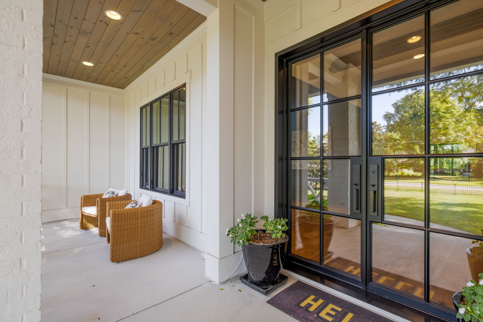 4125 Outer Dr