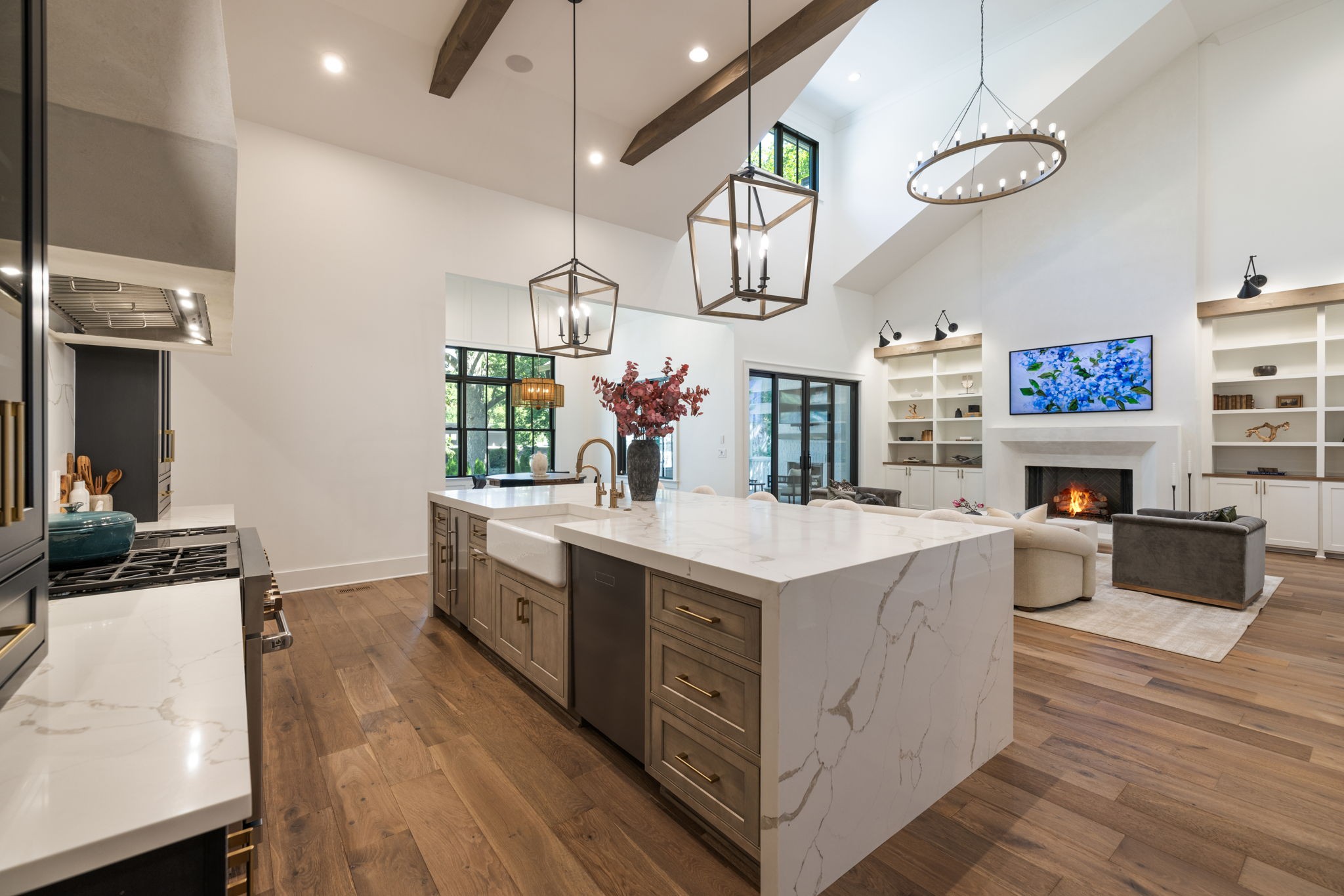 4125 Outer Dr