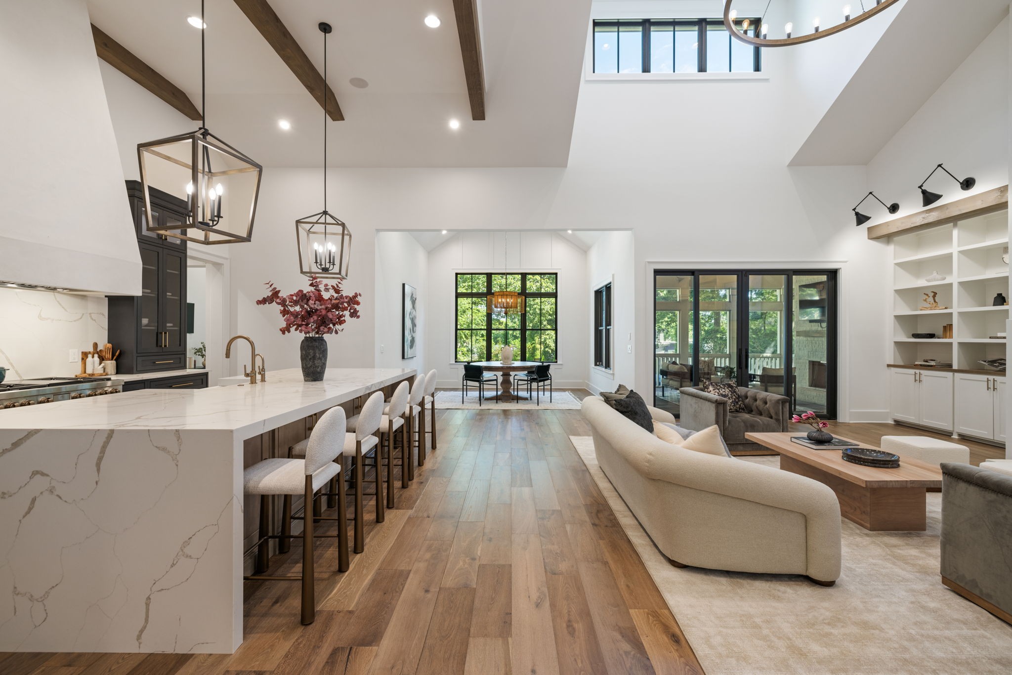 4125 Outer Dr