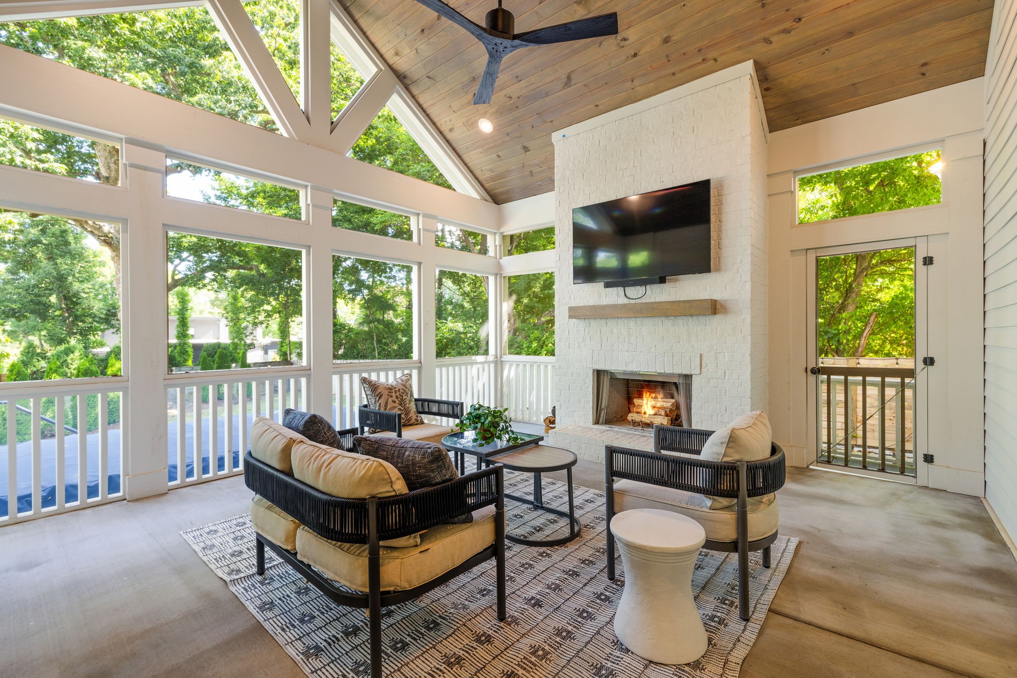 4125 Outer Dr