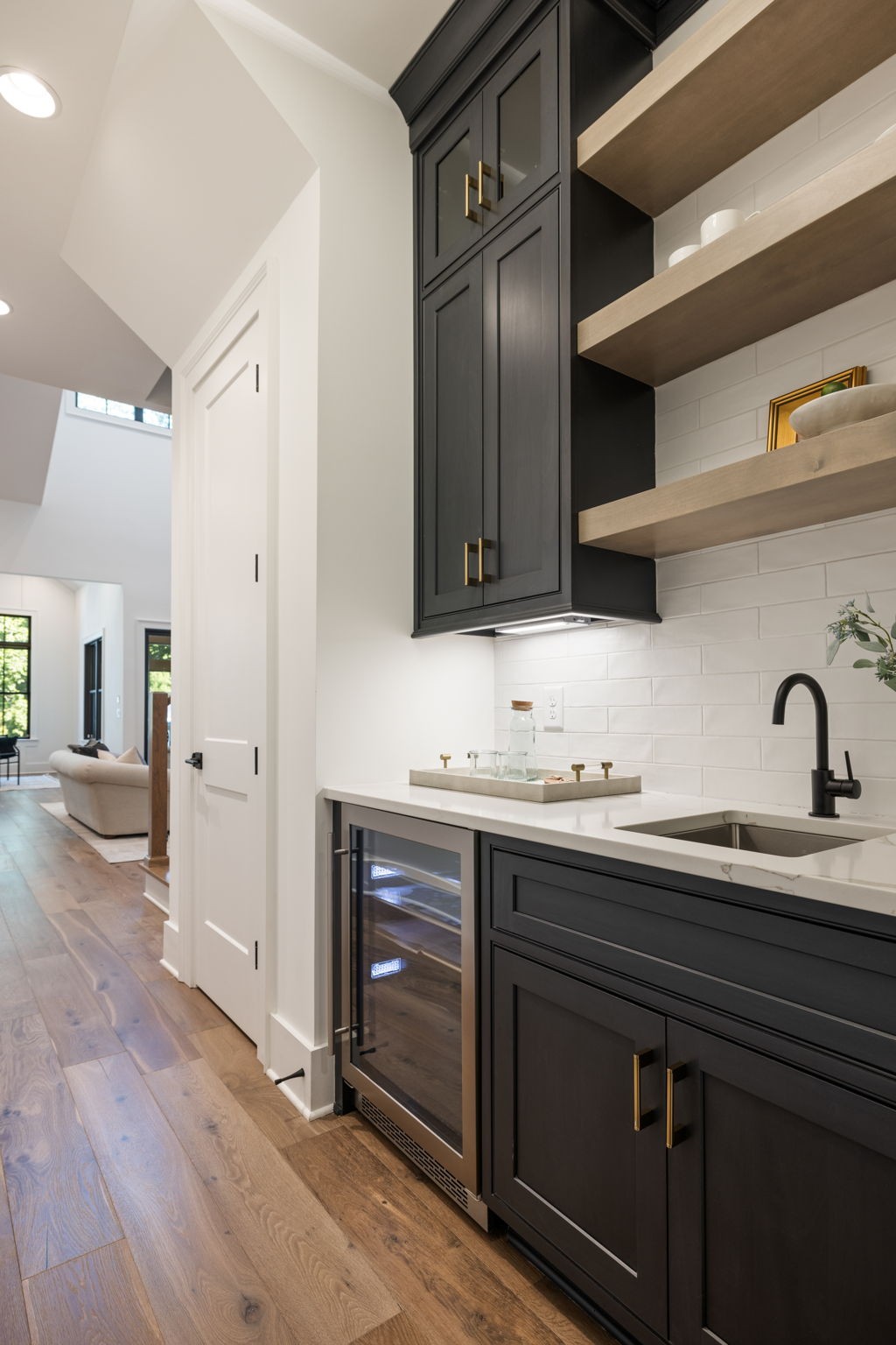 4125 Outer Dr