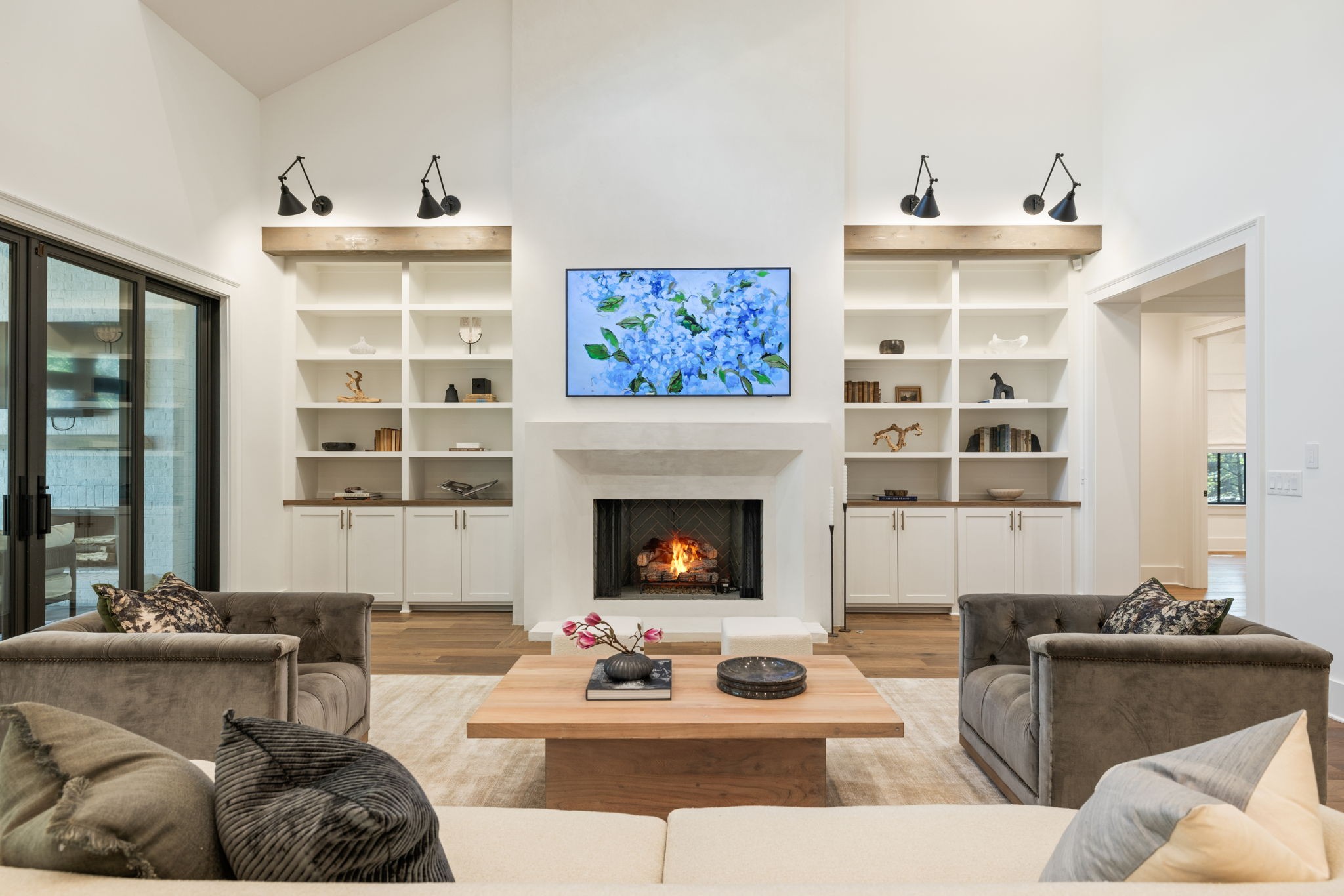 4125 Outer Dr