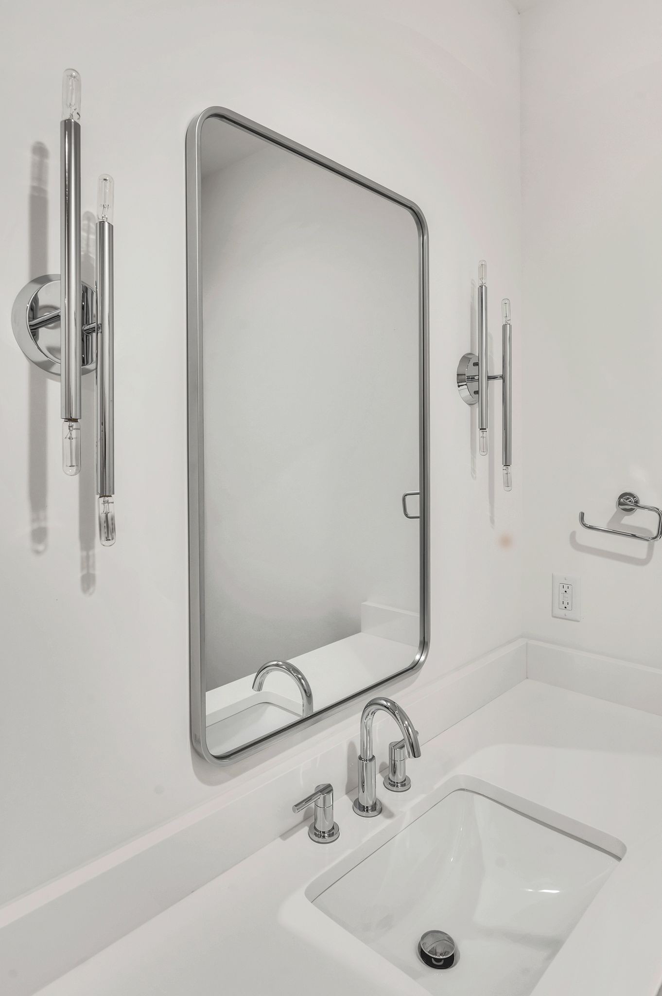 18 Willis St Unit: B