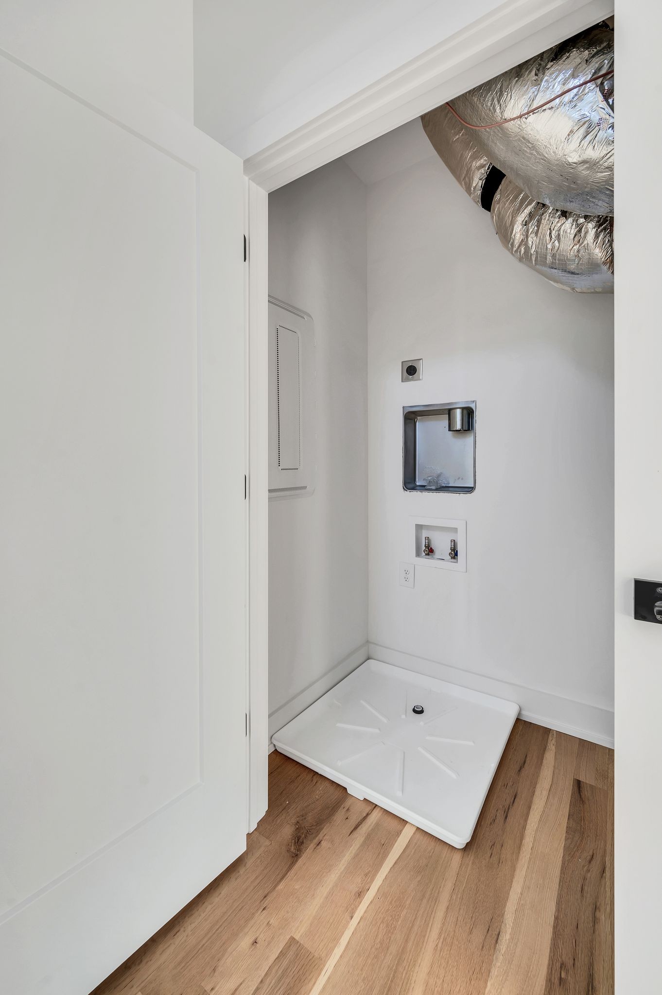 18 Willis St Unit: B