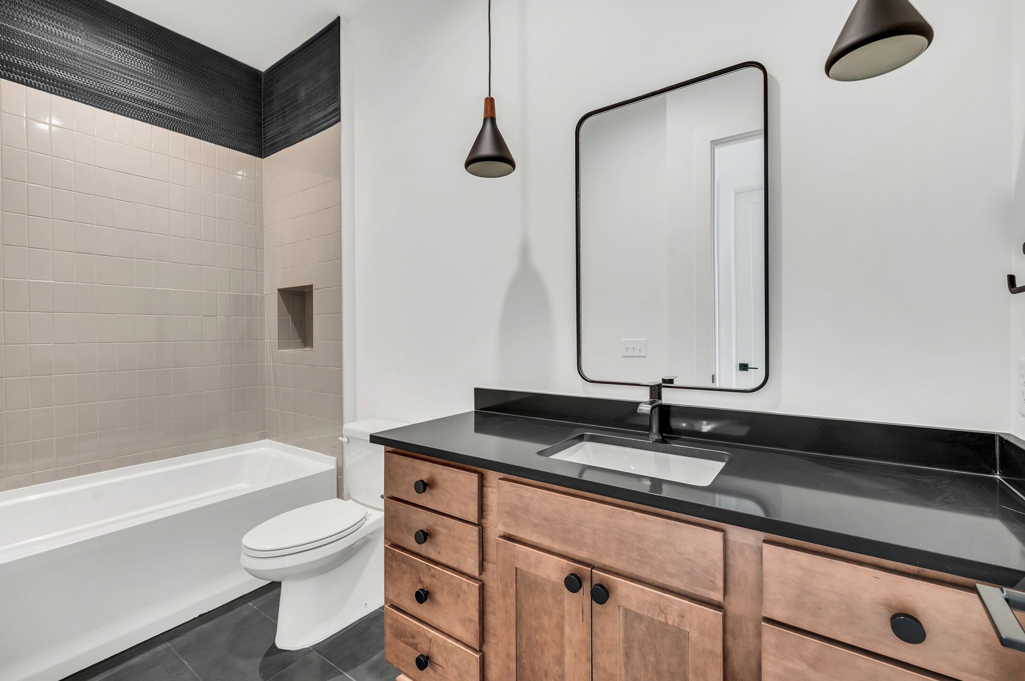 18 Willis St Unit: B