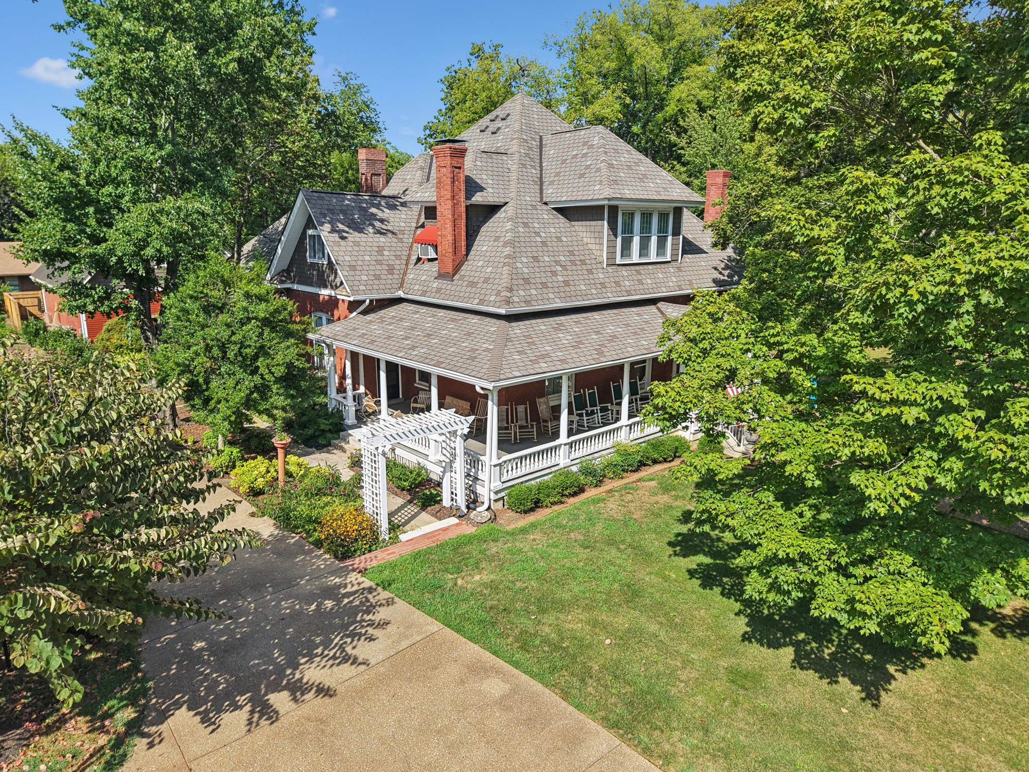 1019 E Main St