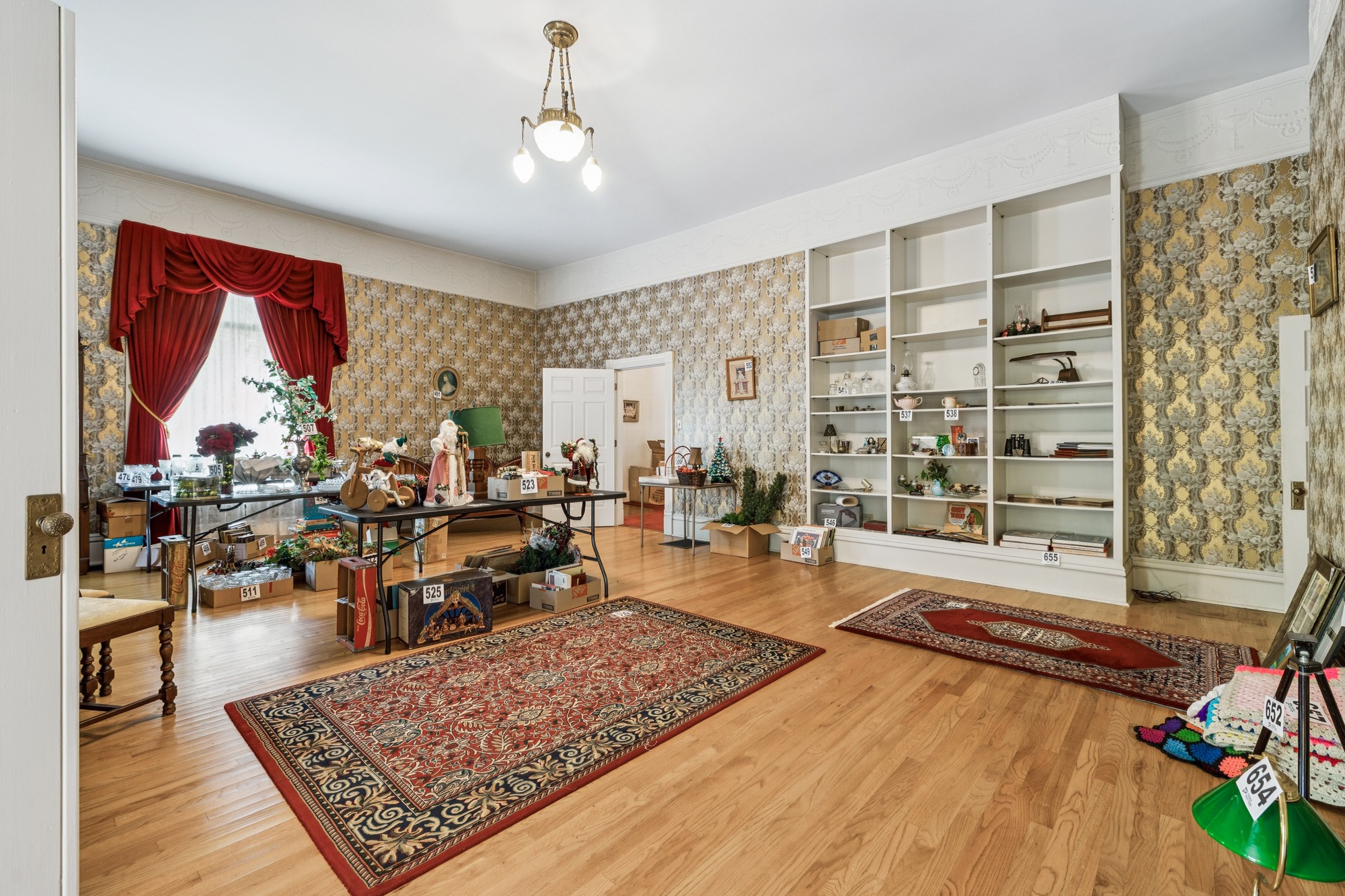1019 E Main St