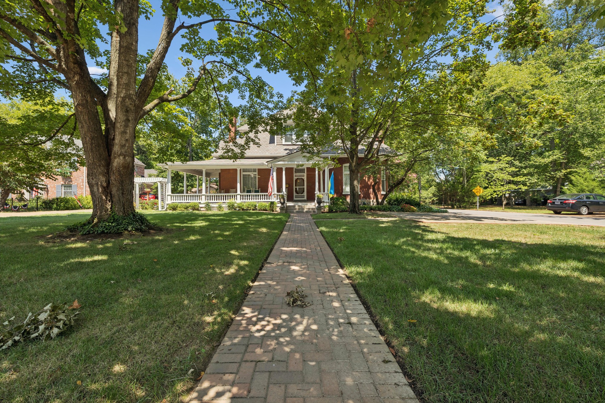 1019 E Main St
