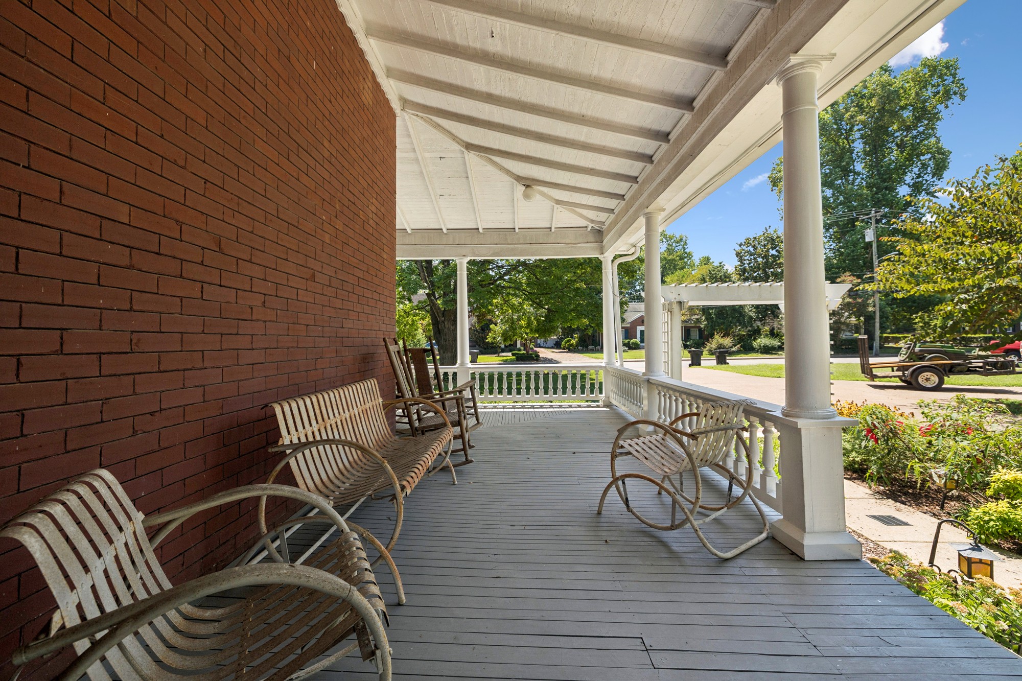 1019 E Main St