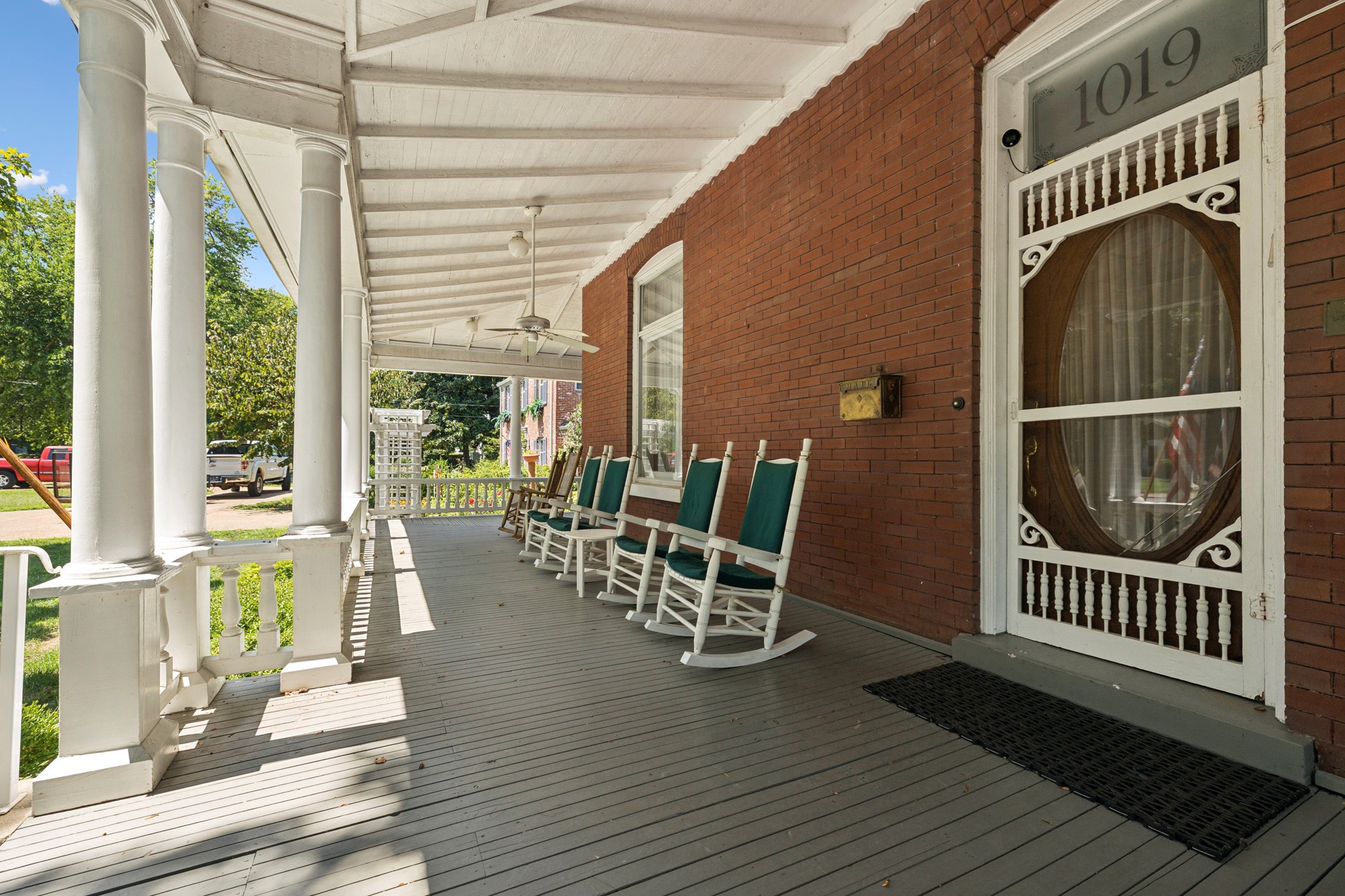 1019 E Main St
