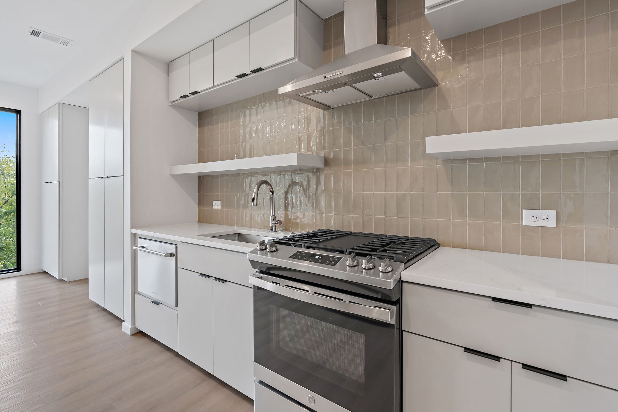 500 Merritt Ave Unit: 310