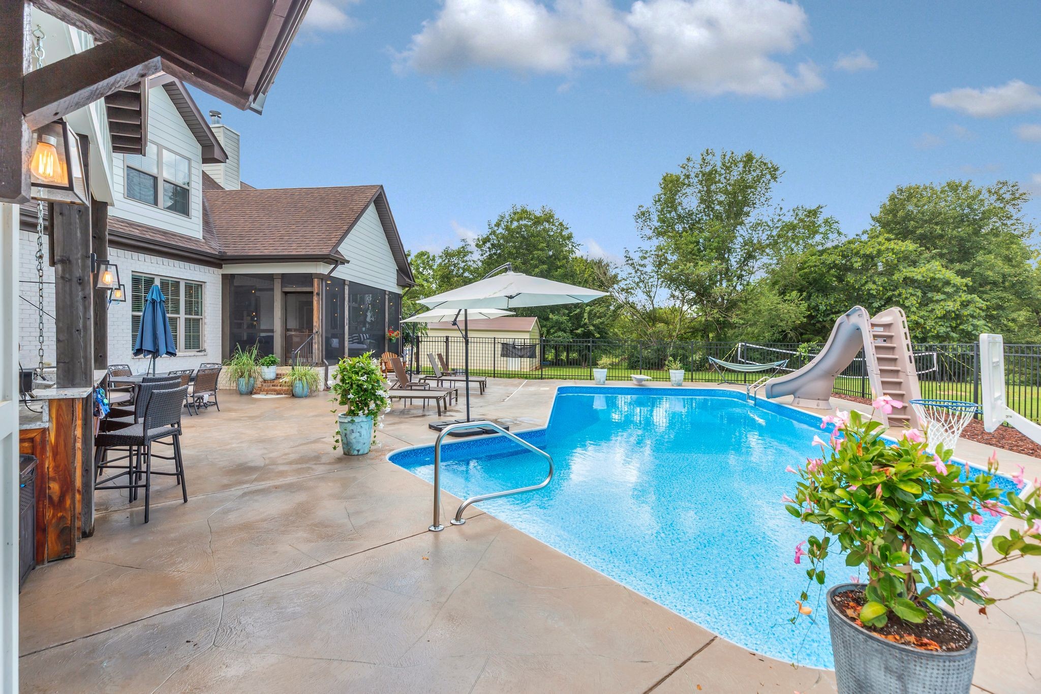5825 Halls Hill Pike