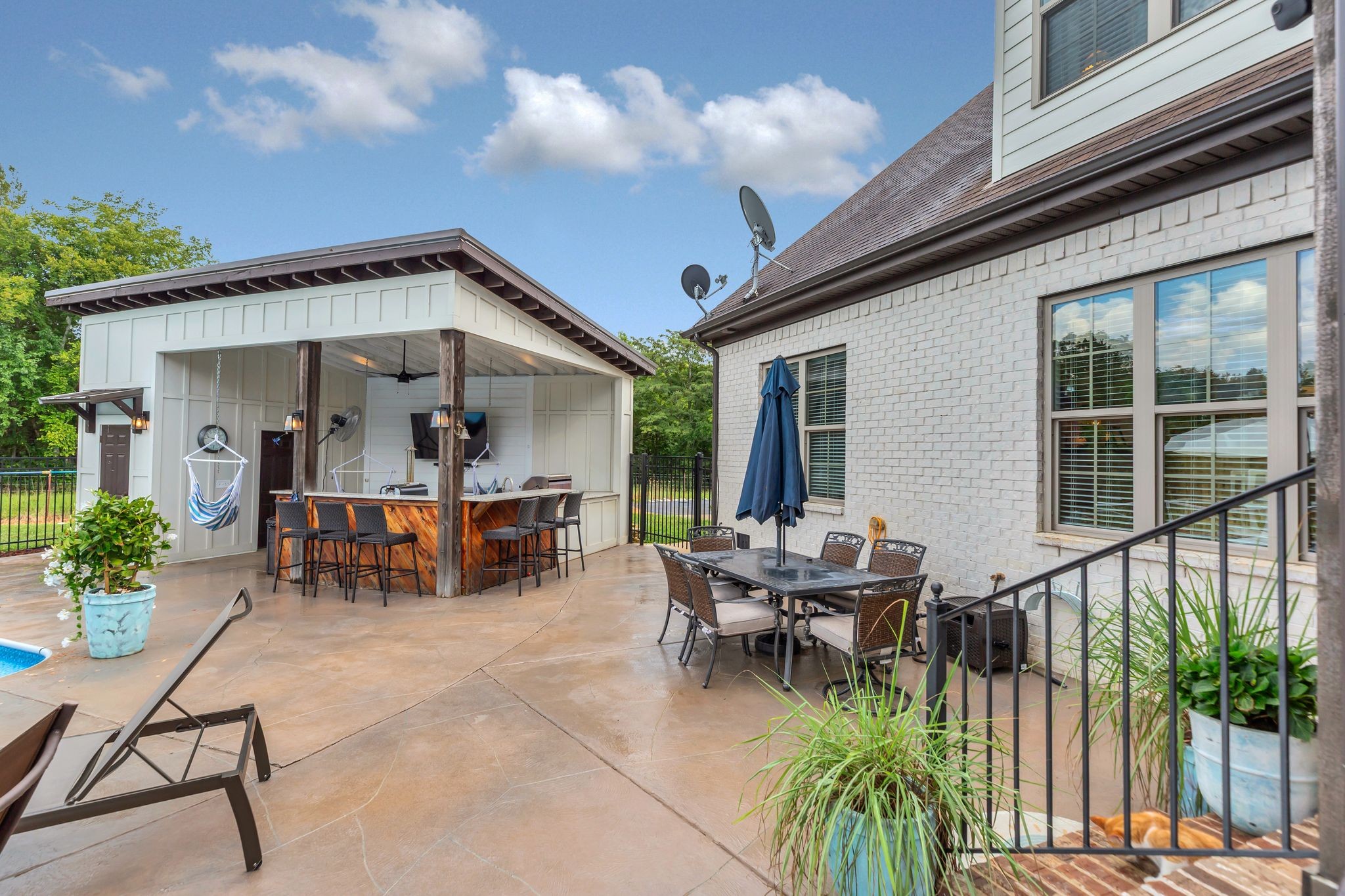 5825 Halls Hill Pike