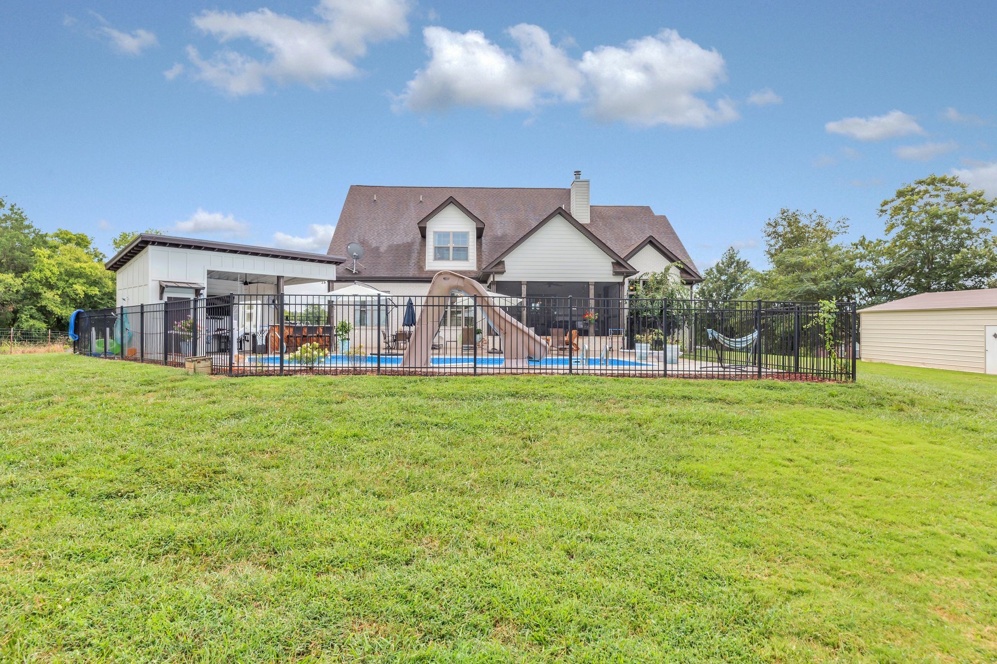 5825 Halls Hill Pike
