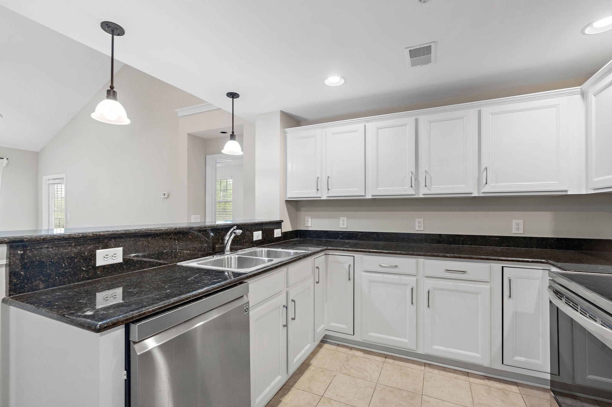 3201 Aspen Grove Drive Unit: L8