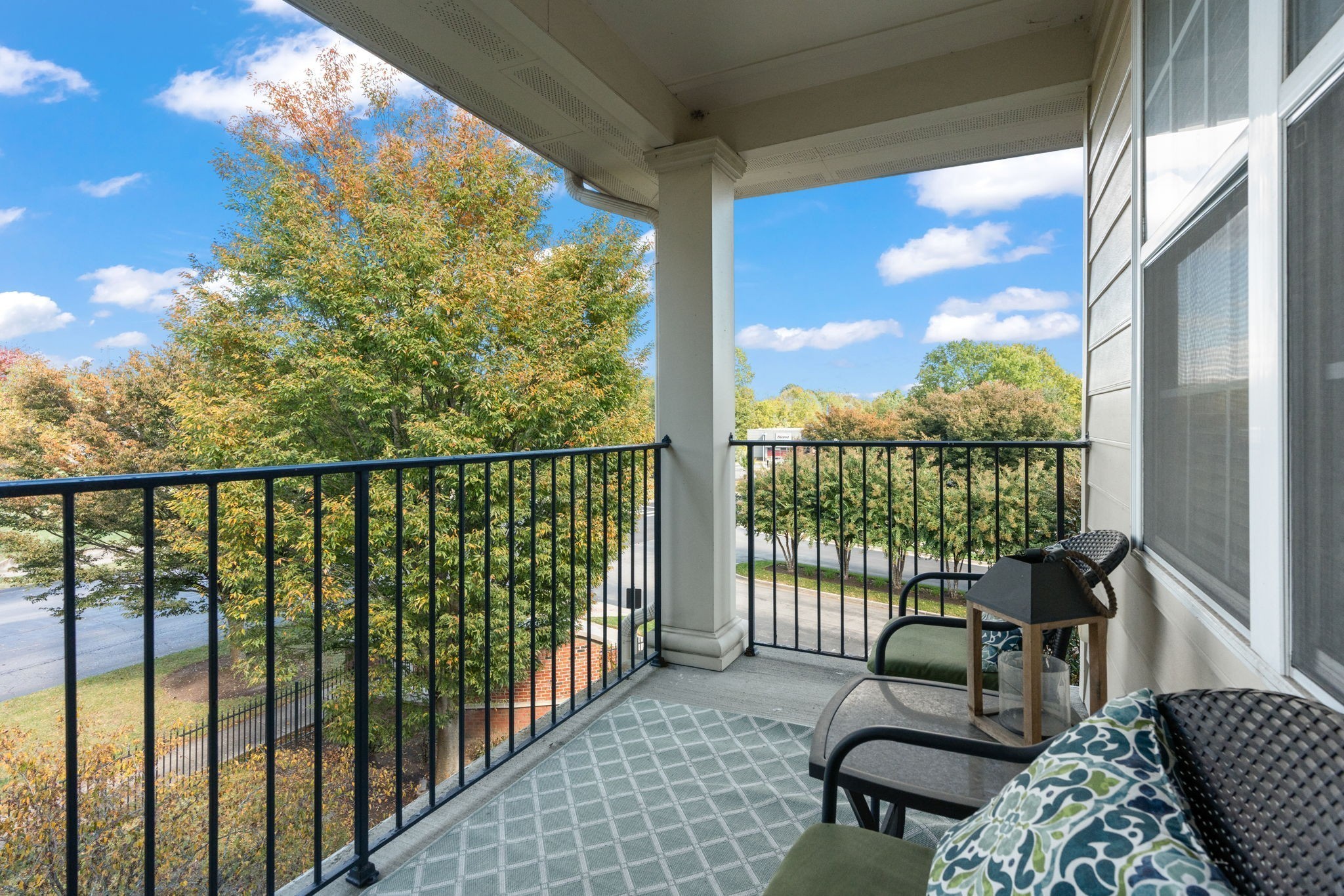 3201 Aspen Grove Drive Unit: L8
