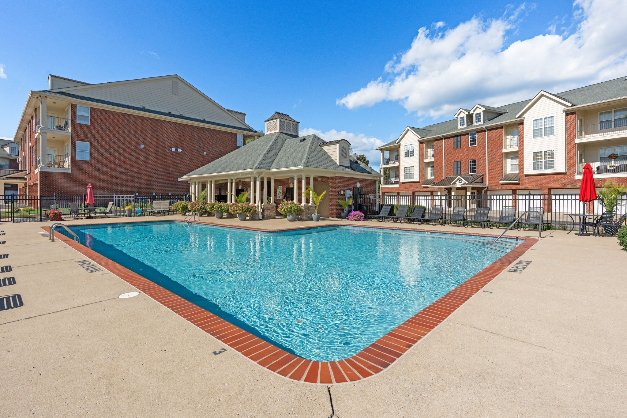 3201 Aspen Grove Drive Unit: L8