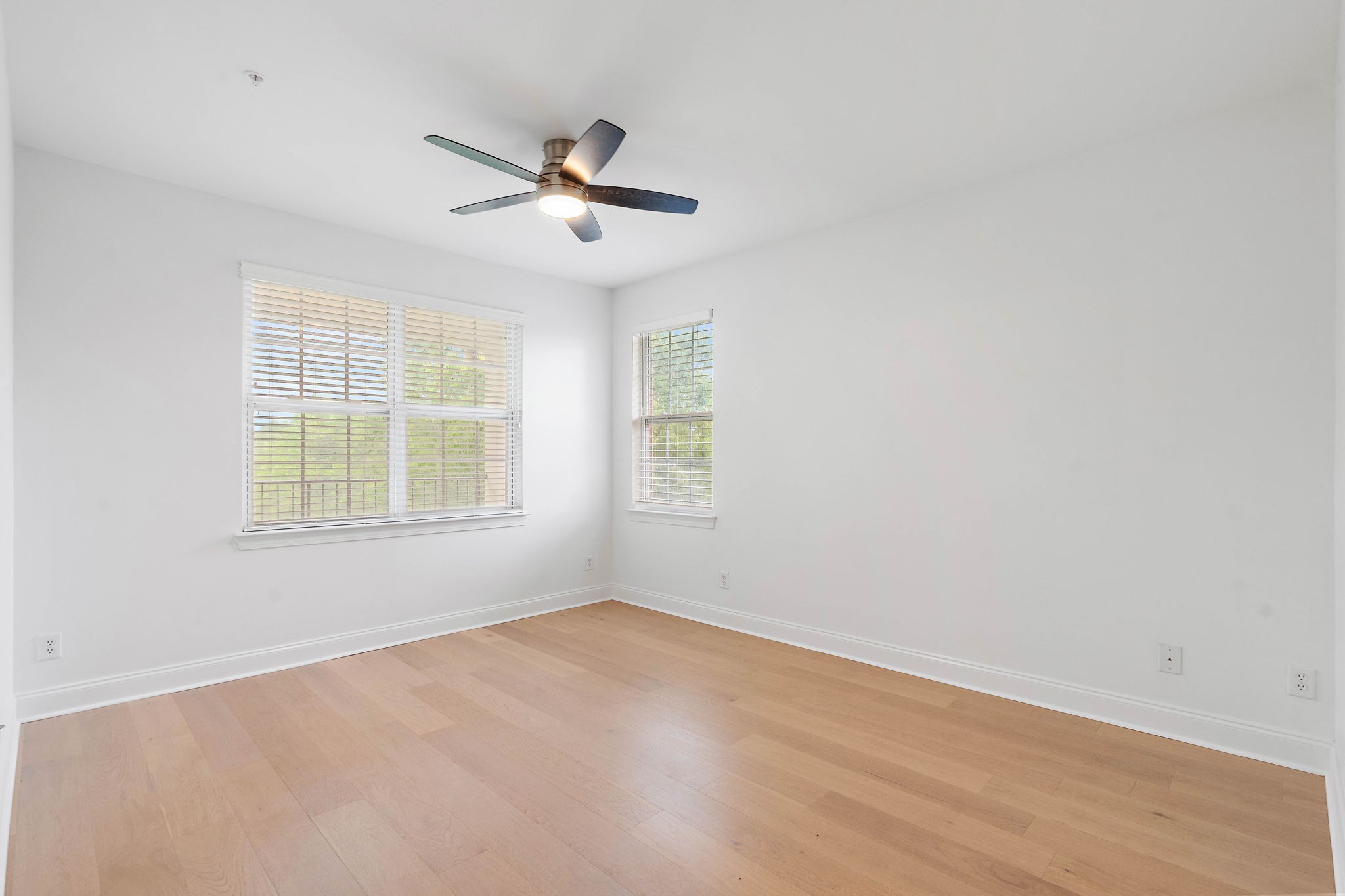 3201 Aspen Grove Drive Unit: L8