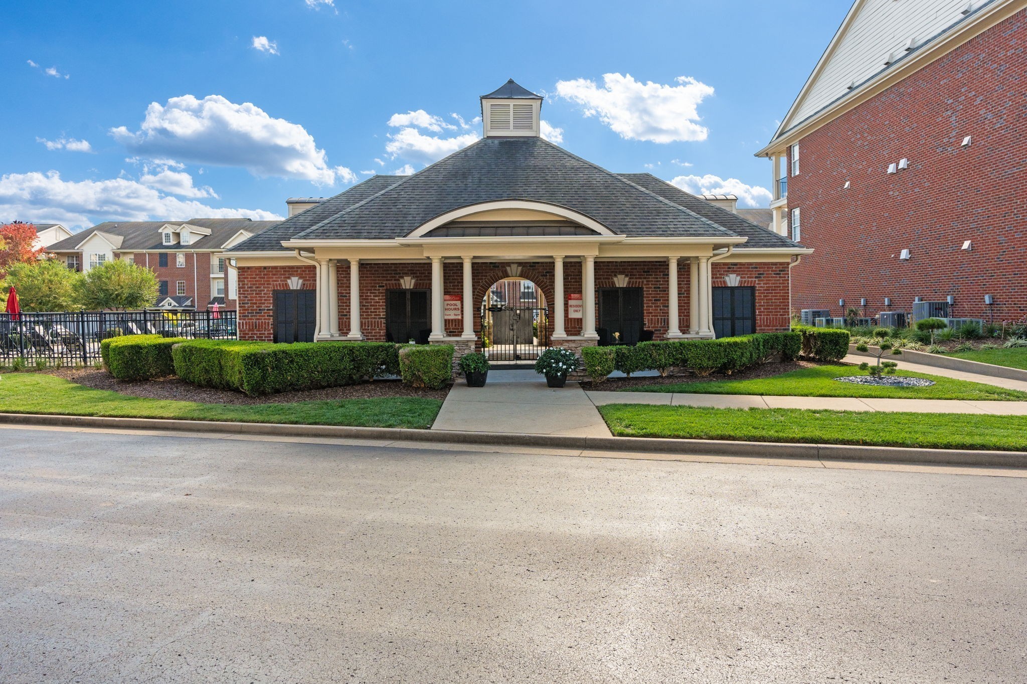 3201 Aspen Grove Drive Unit: L8