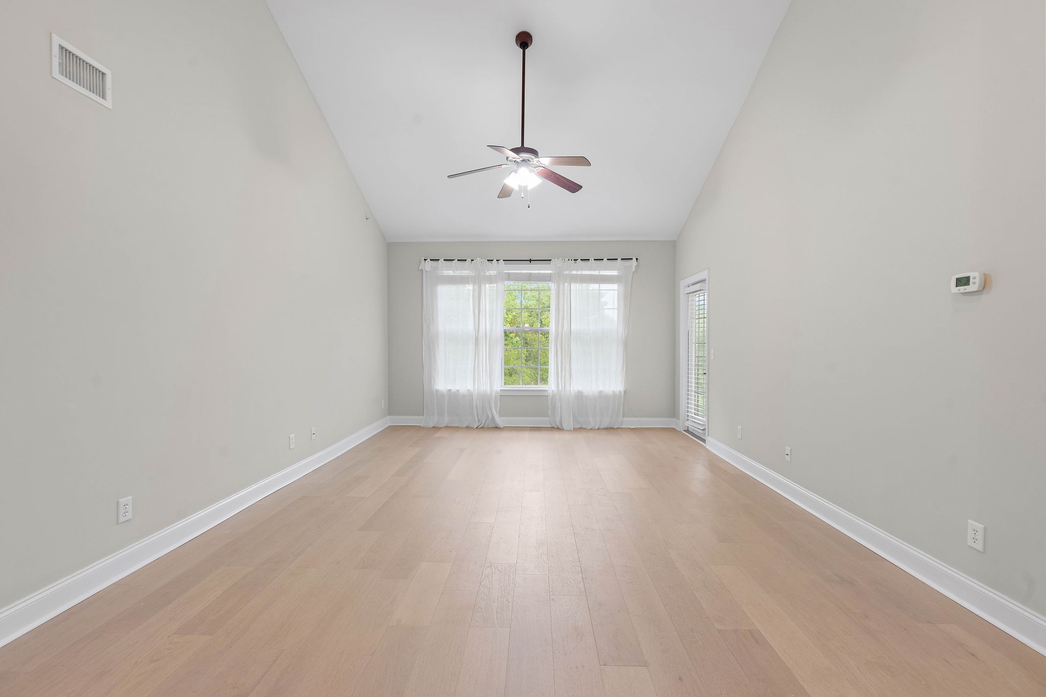 3201 Aspen Grove Drive Unit: L8