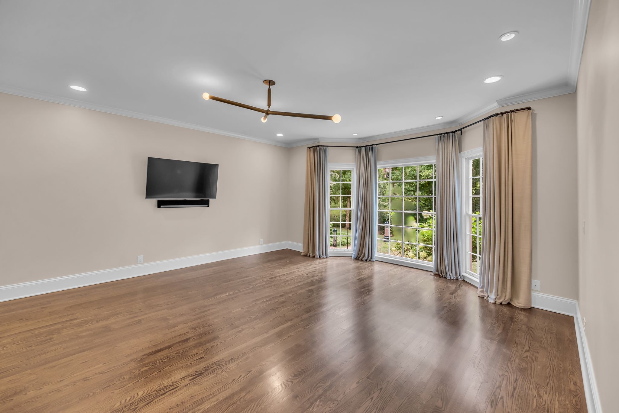 105 Westhampton Pl