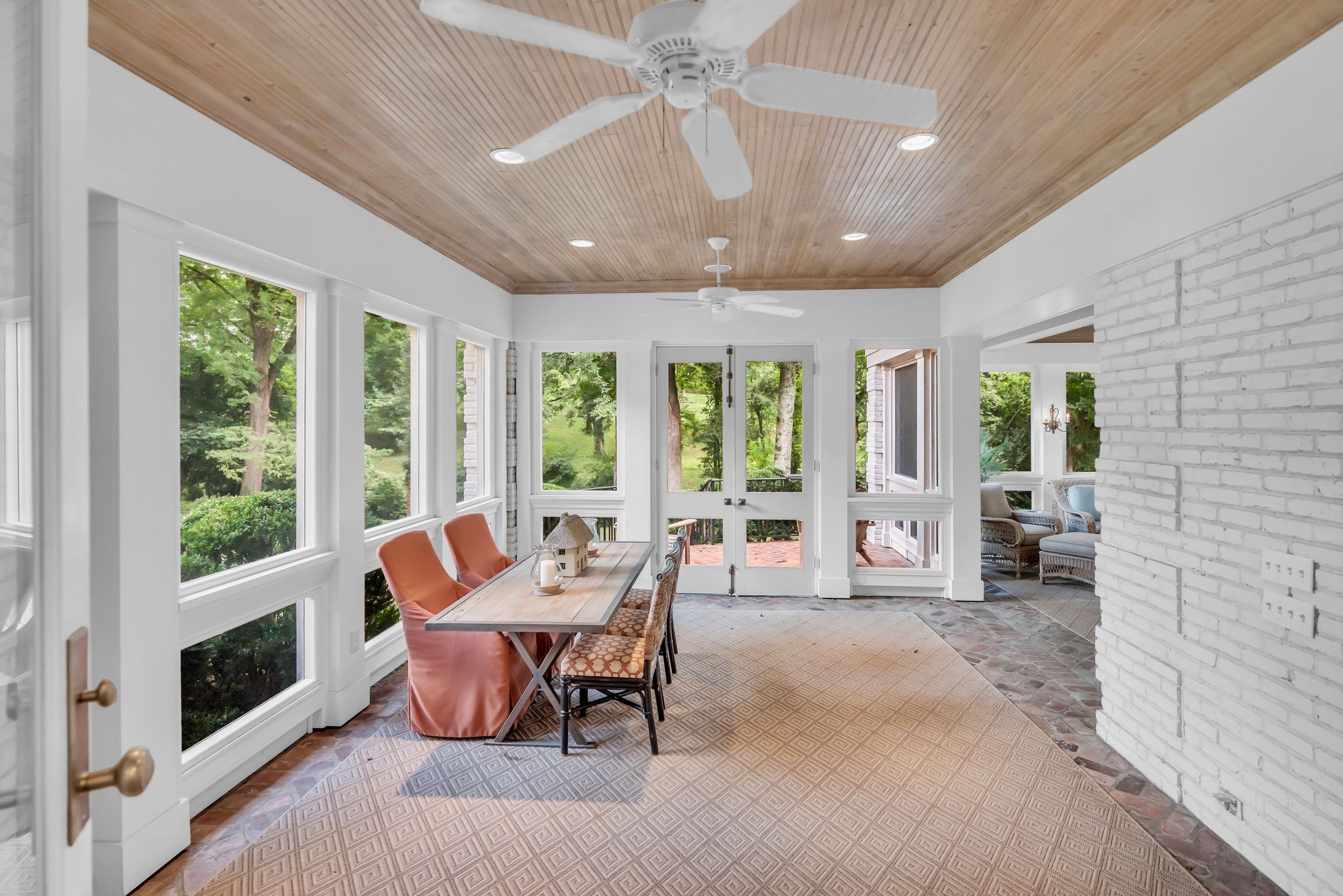 105 Westhampton Pl