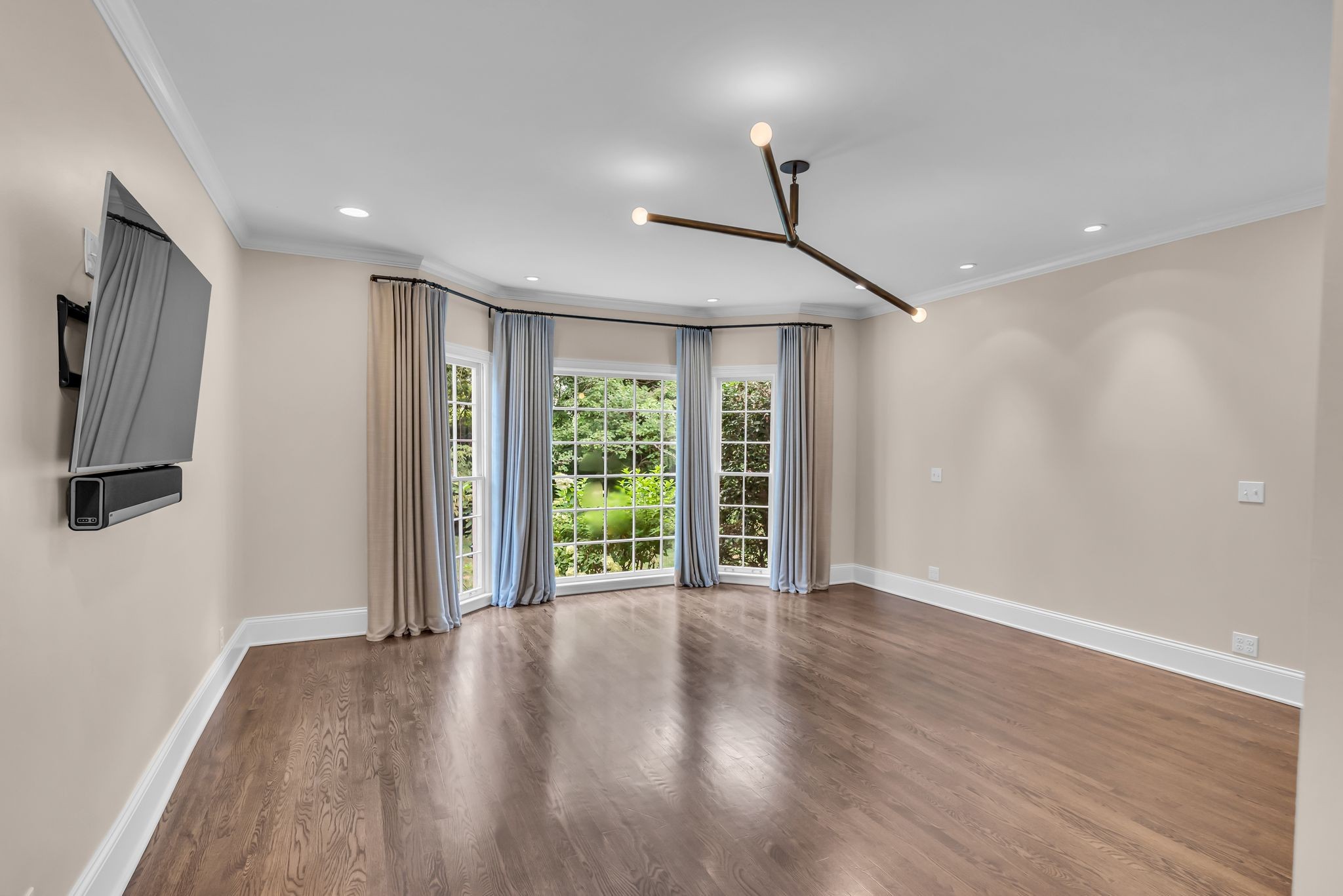 105 Westhampton Pl