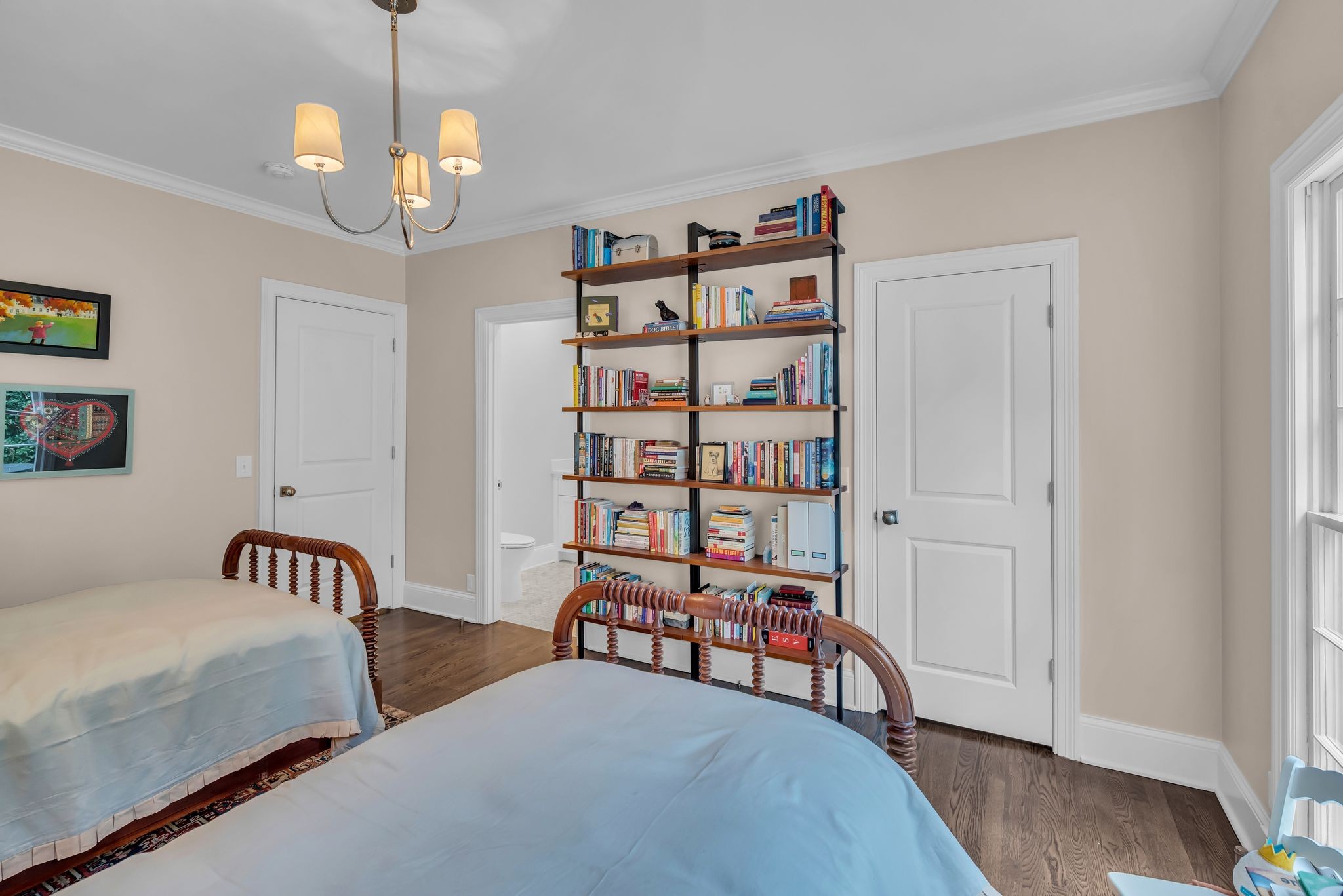 105 Westhampton Pl