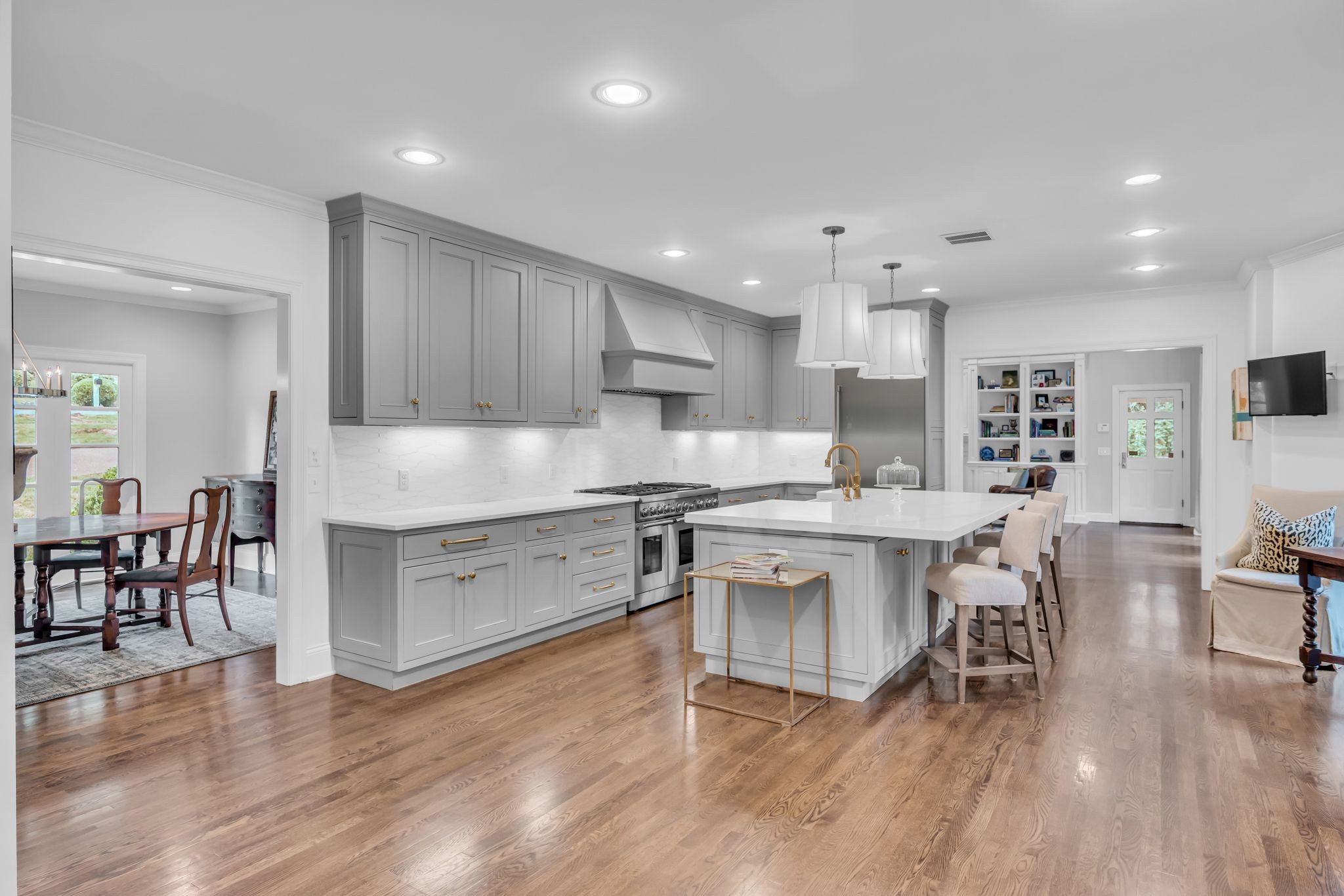 105 Westhampton Pl