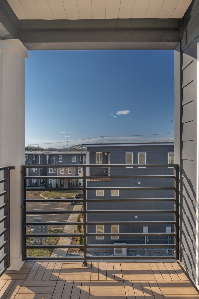102 Duke St Unit: 8