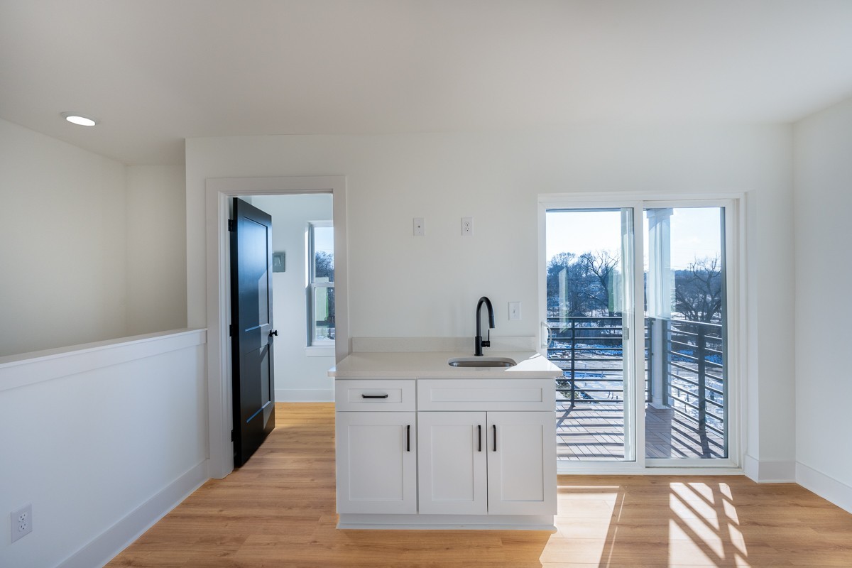 102 Duke St Unit: 8