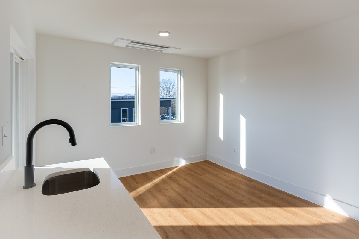 102 Duke St Unit: 8