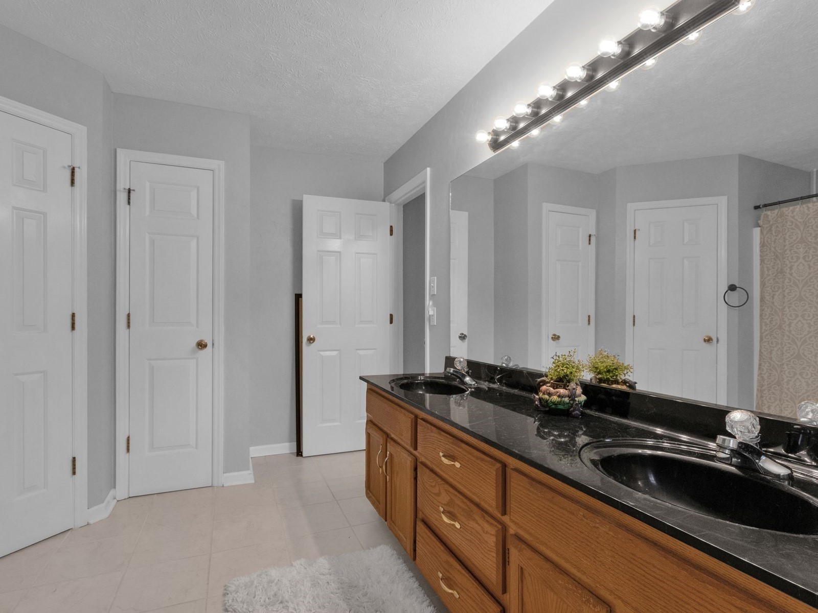 1811 Cascade Ct