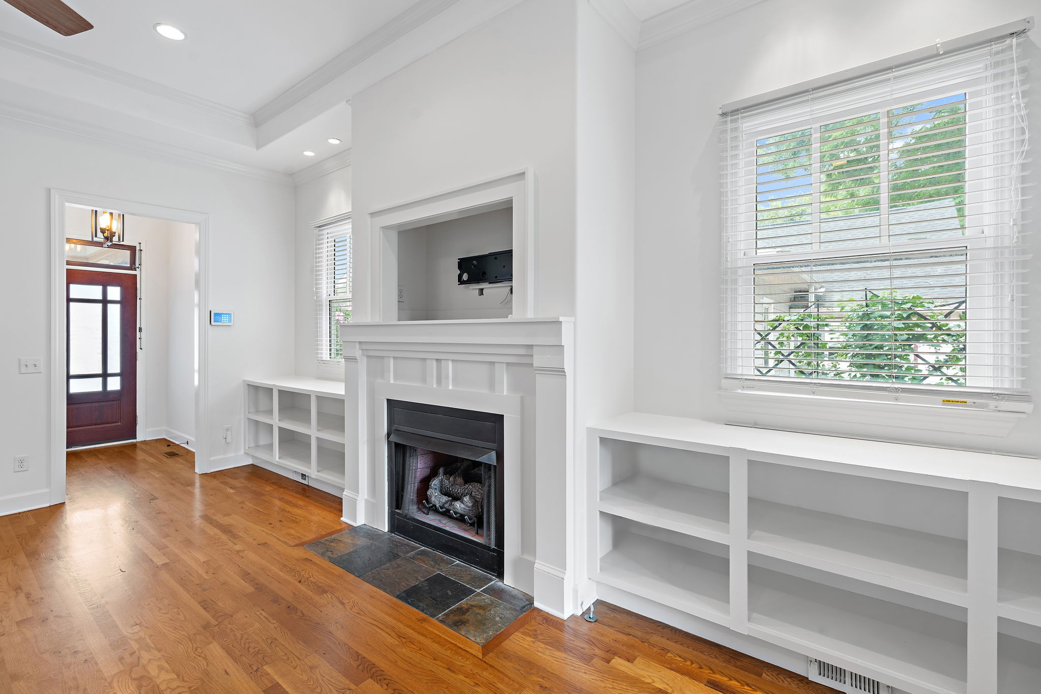 221 Treutland Ave